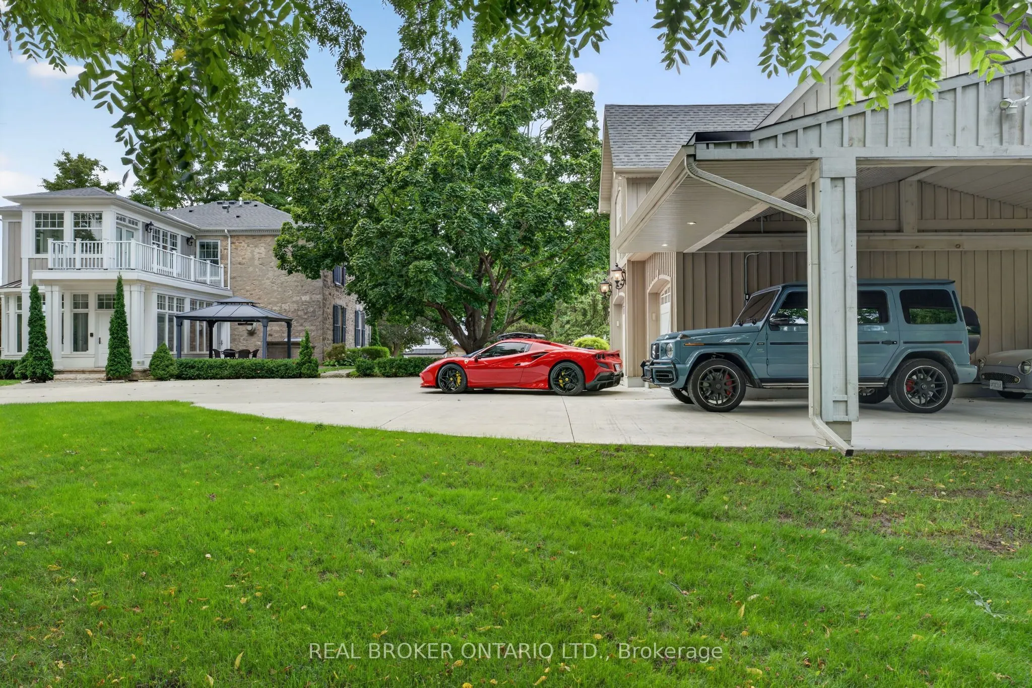 63 Mill Street S