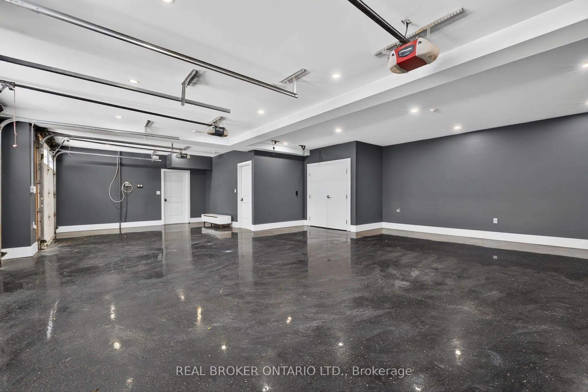 63 Mill Street S