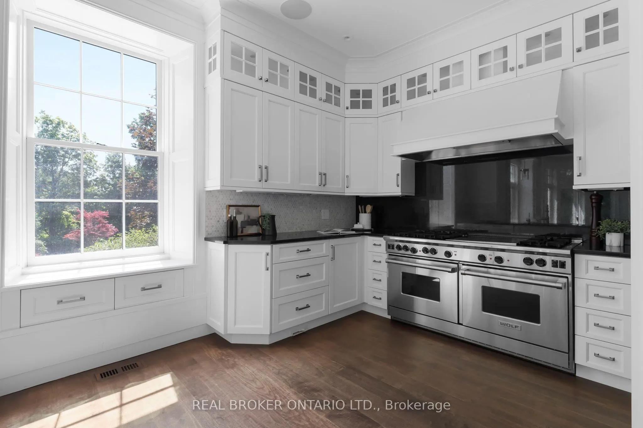 63 Mill Street S