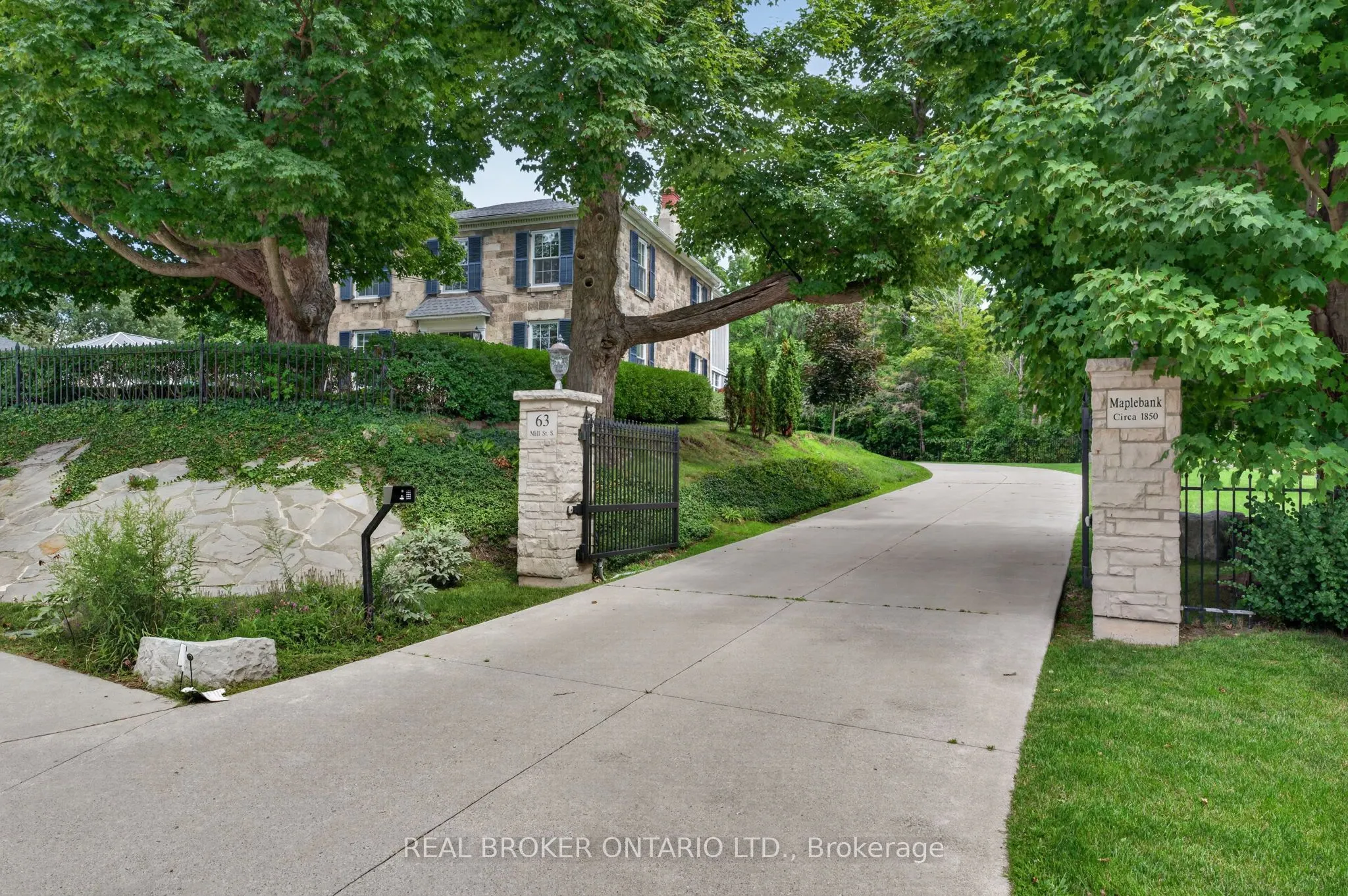 63 Mill Street S