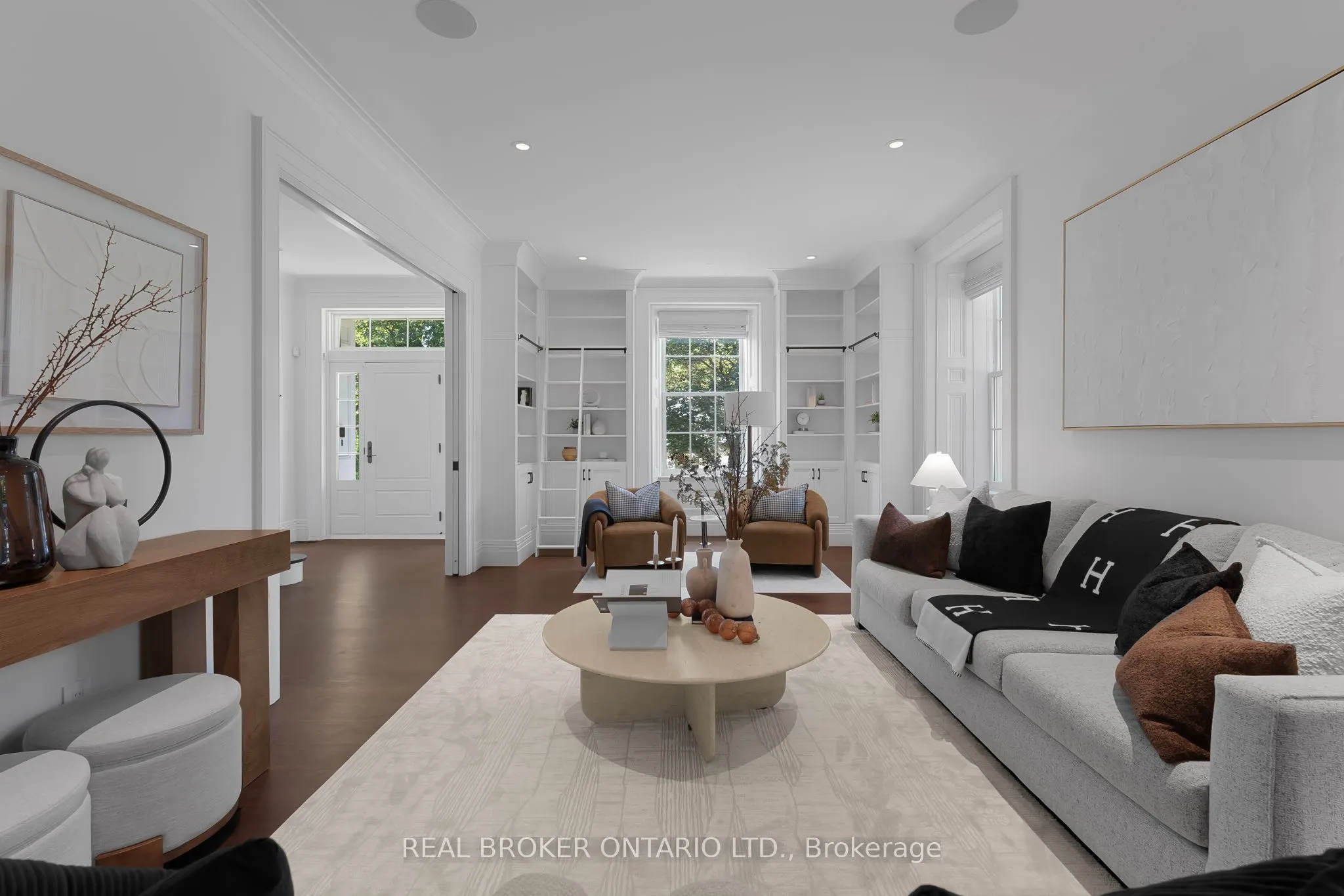 63 Mill Street S