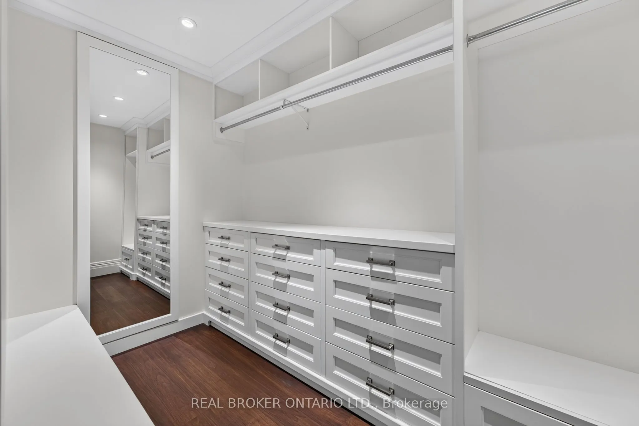 63 Mill Street S