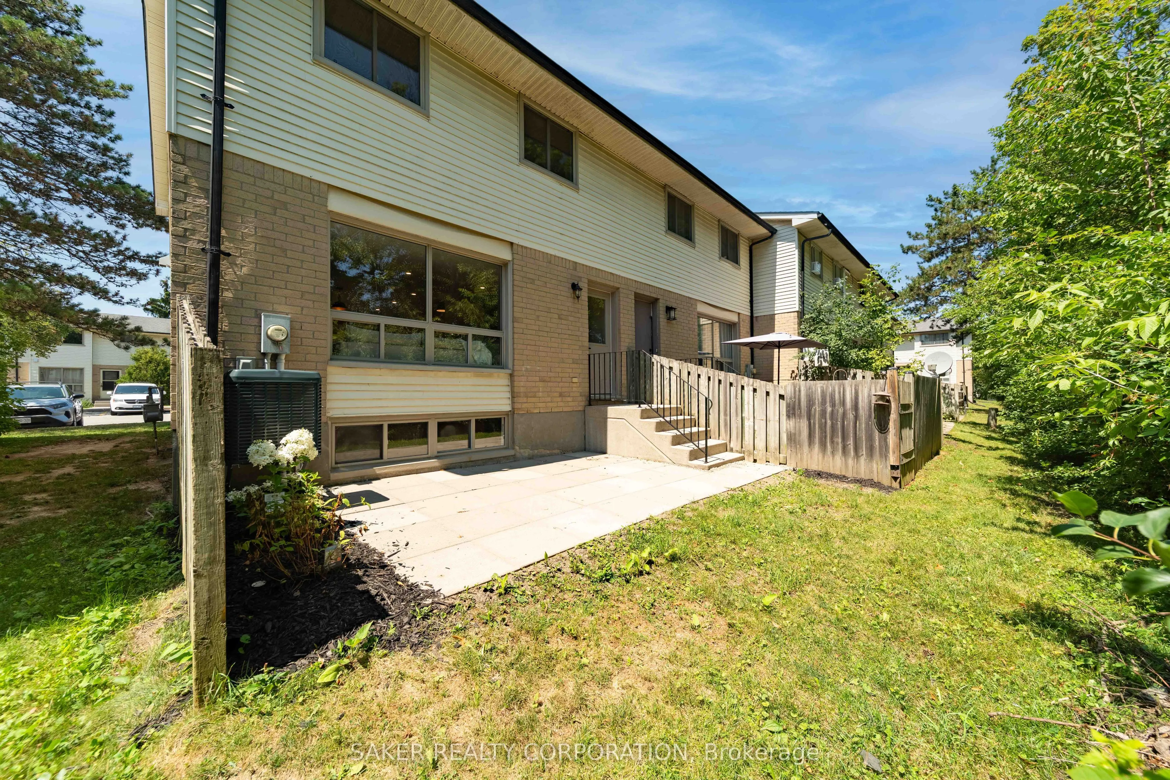 355 Sandringham Crescent #33