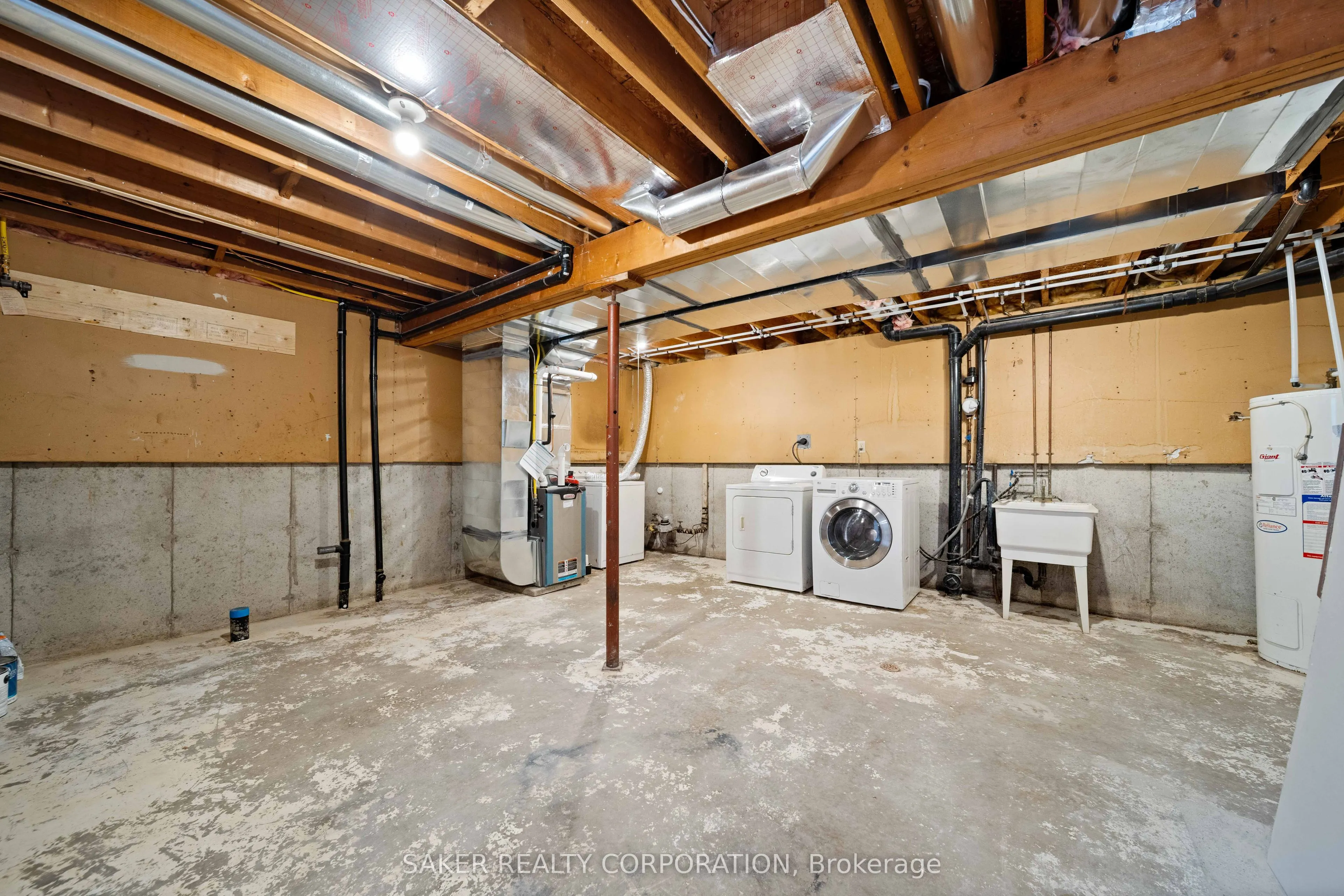 355 Sandringham Crescent #33
