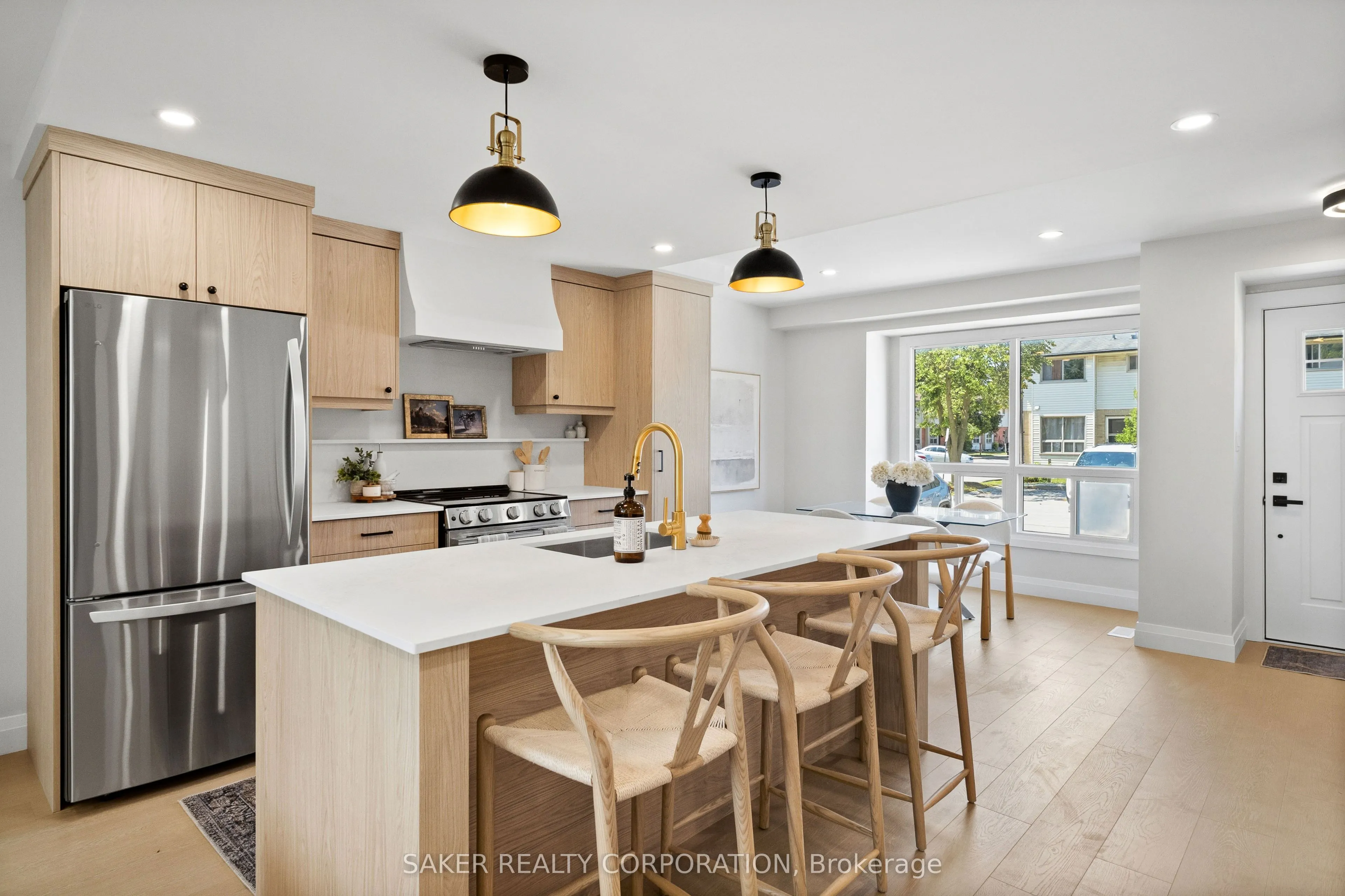 355 Sandringham Crescent #33
