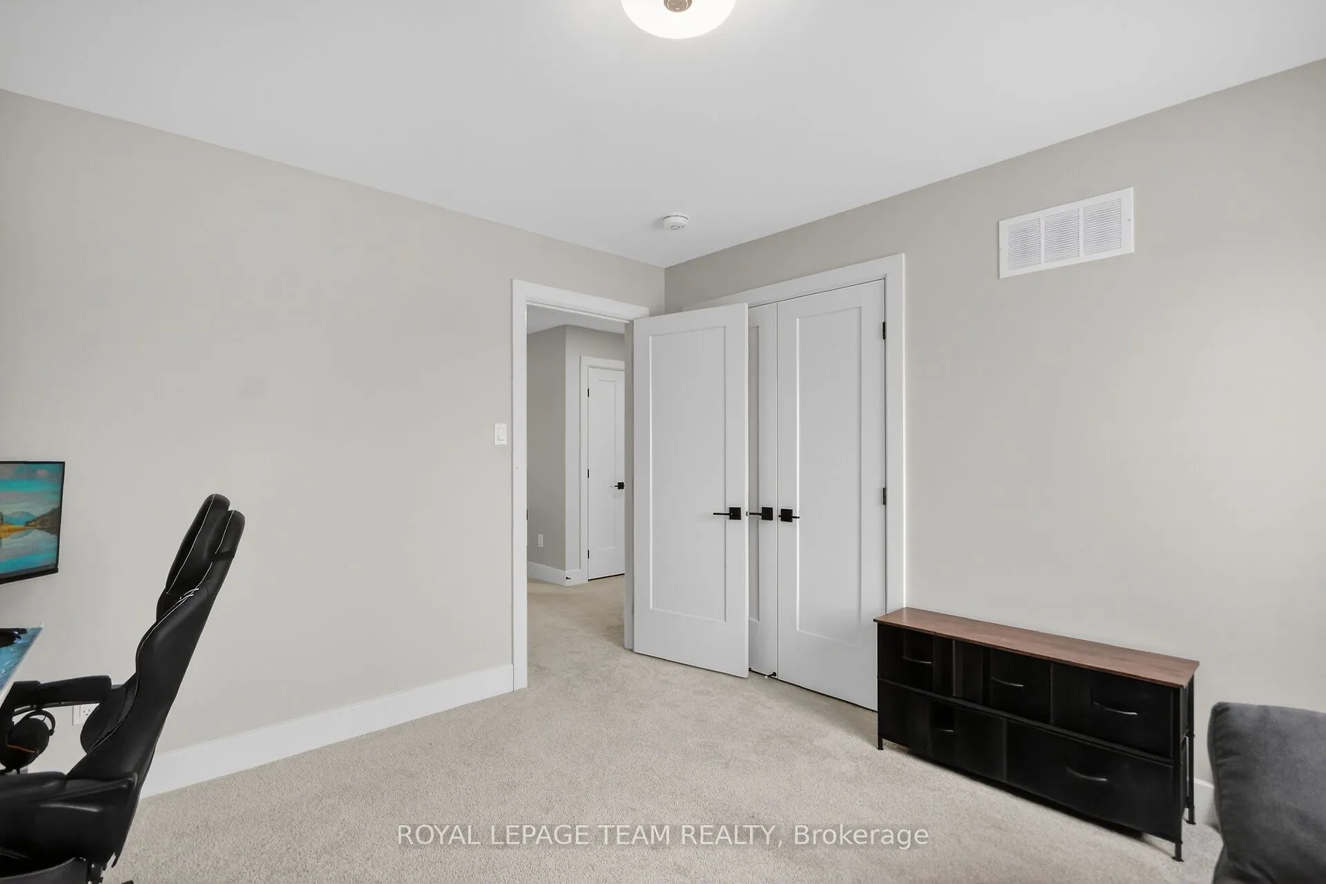 988 Beckton Heights