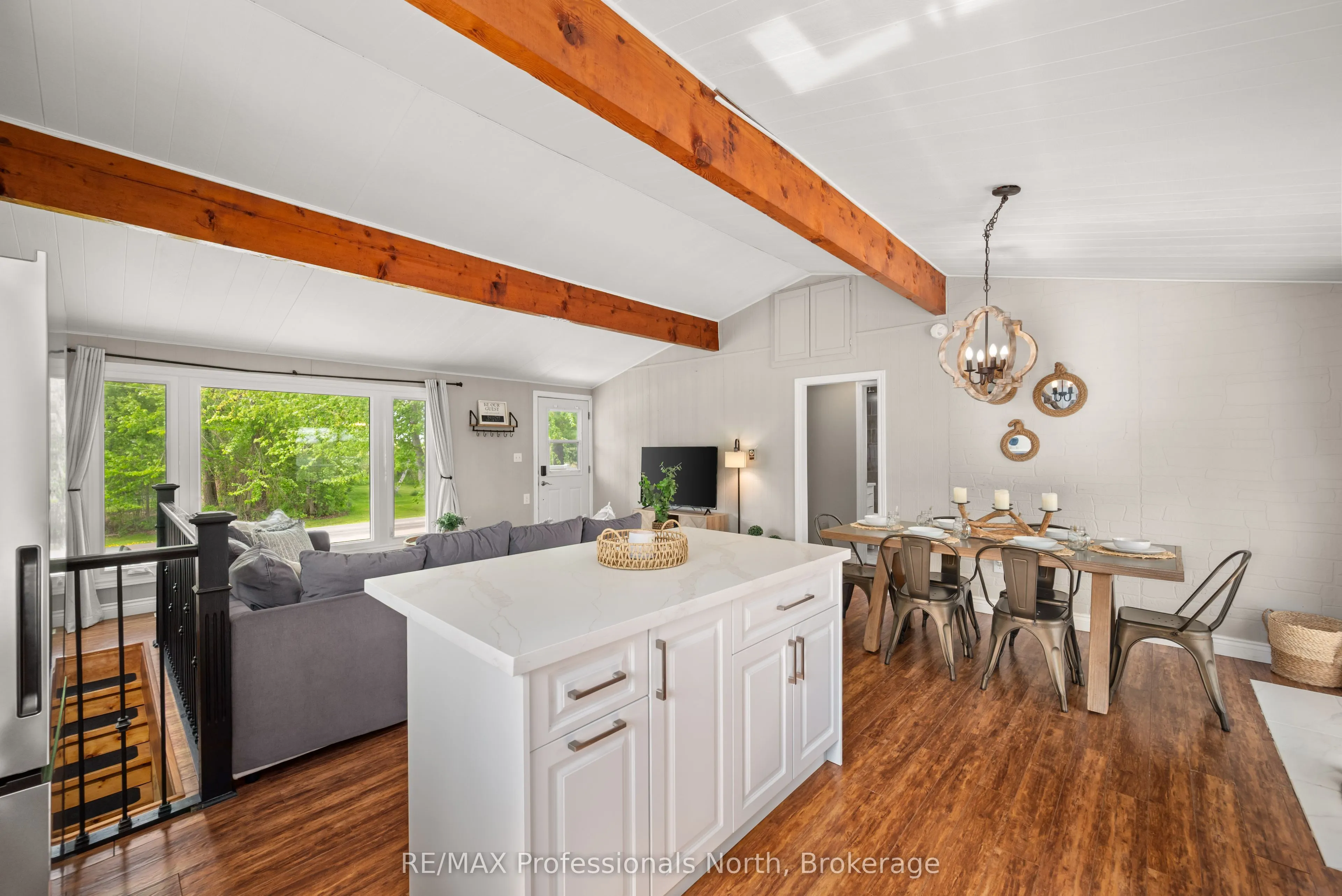 284 MOORINGS Drive