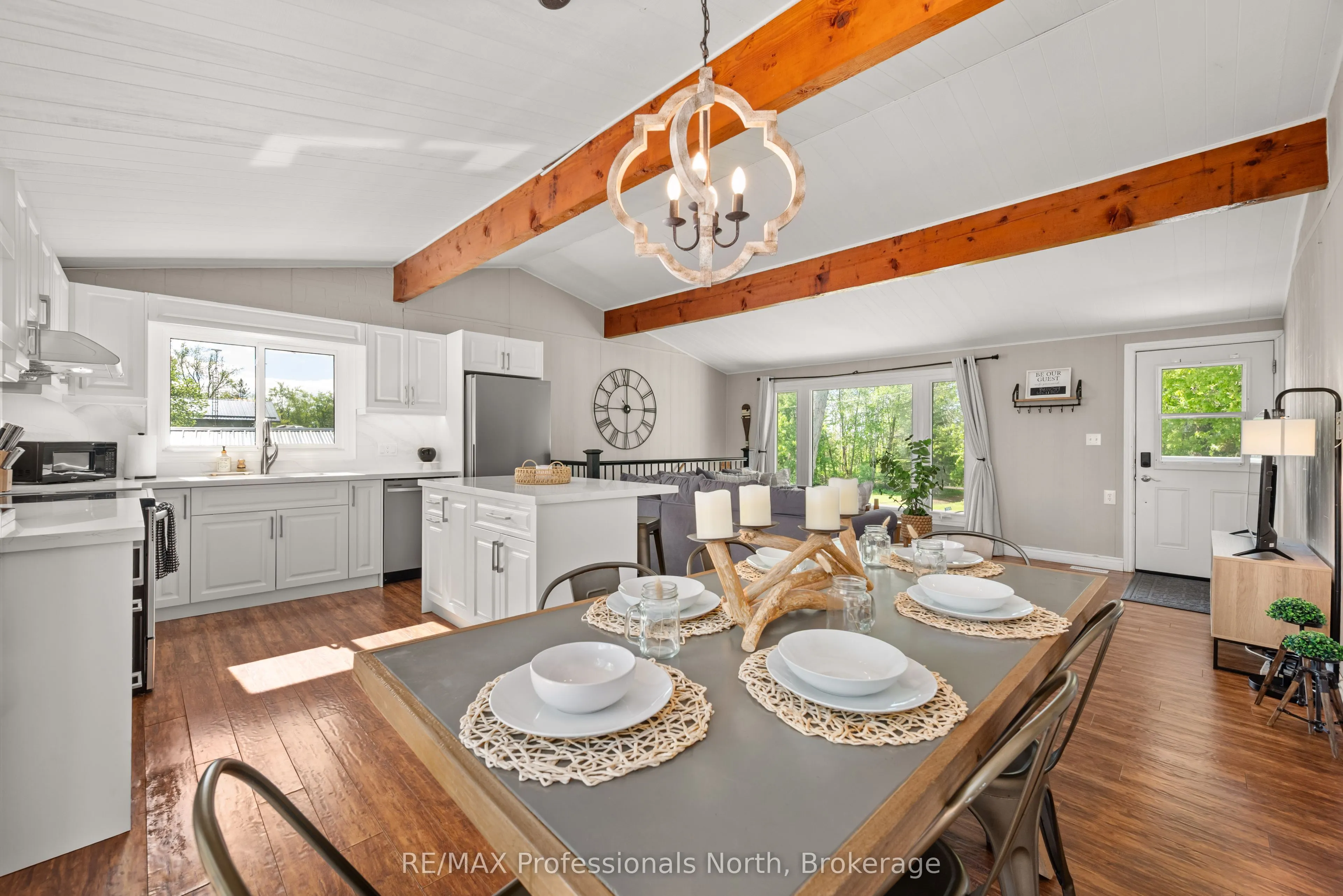 284 MOORINGS Drive