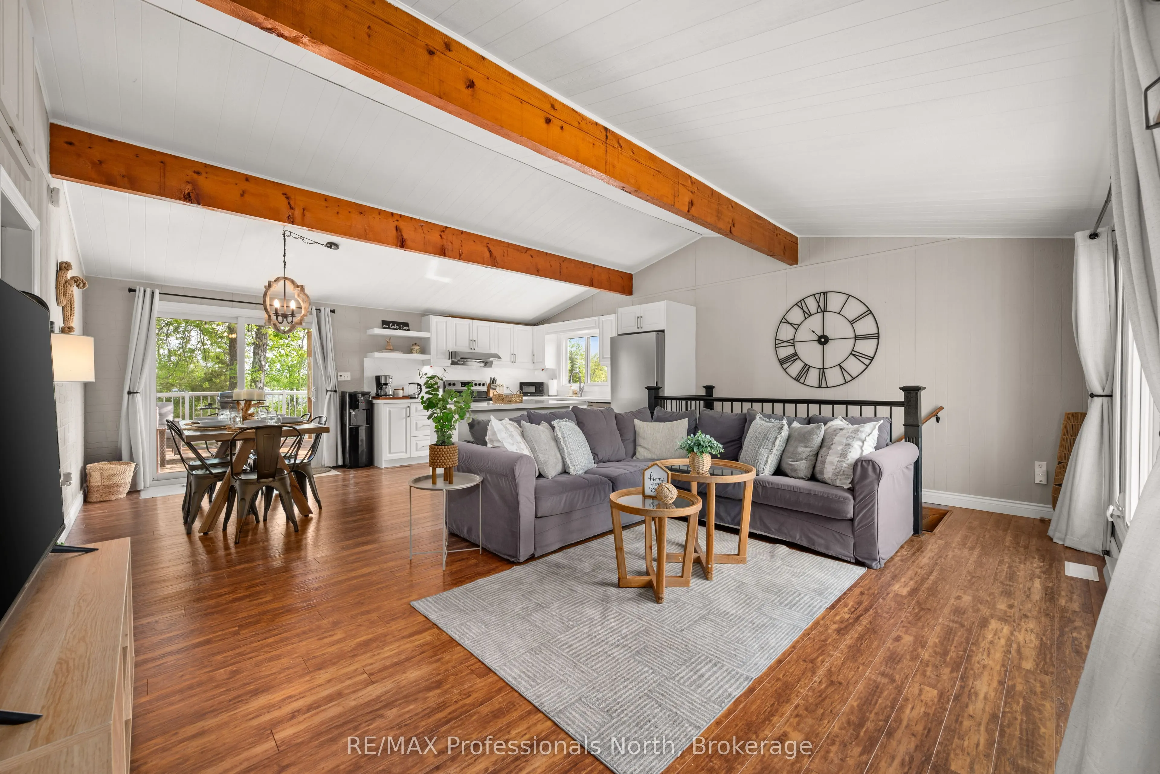 284 MOORINGS Drive