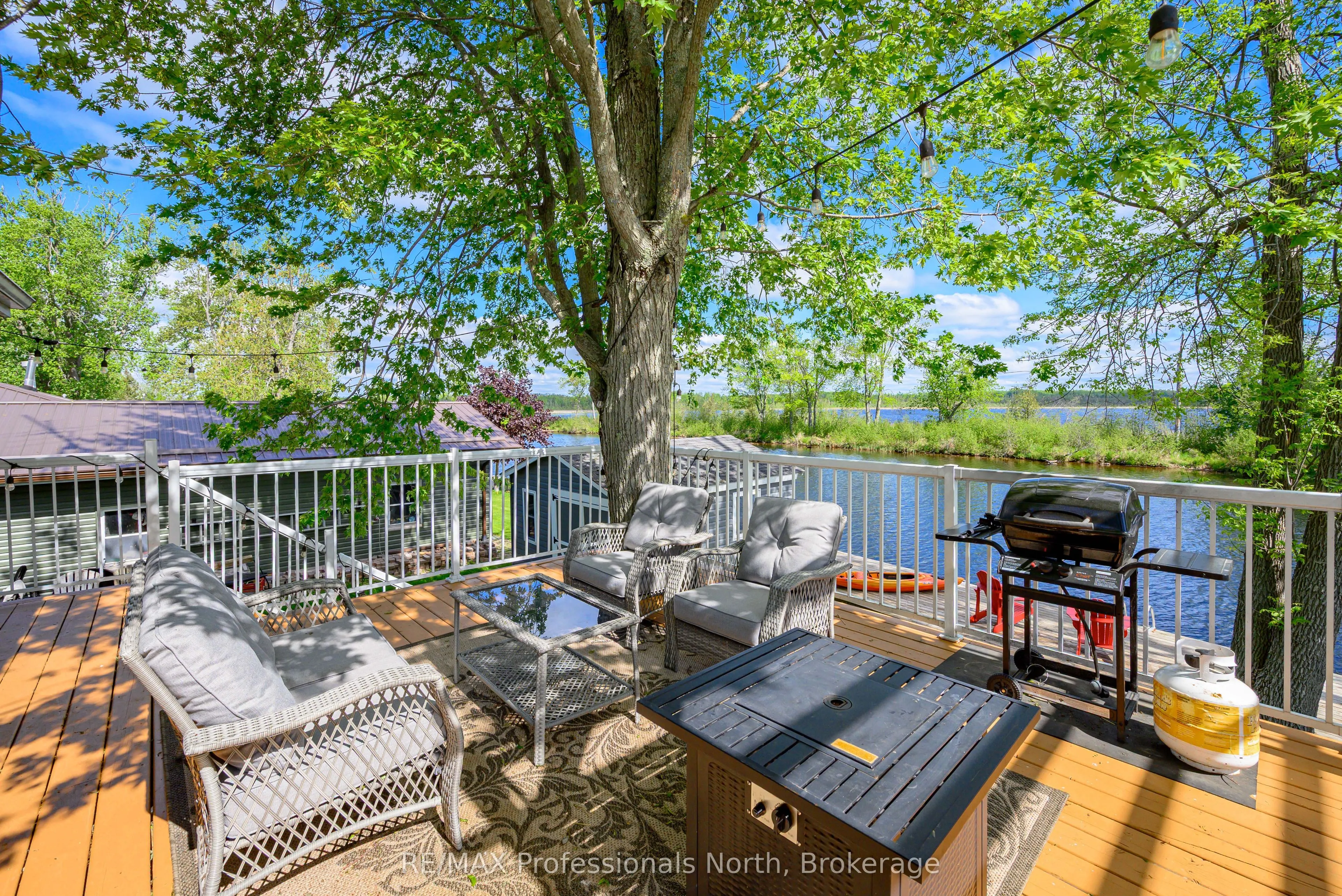 284 MOORINGS Drive