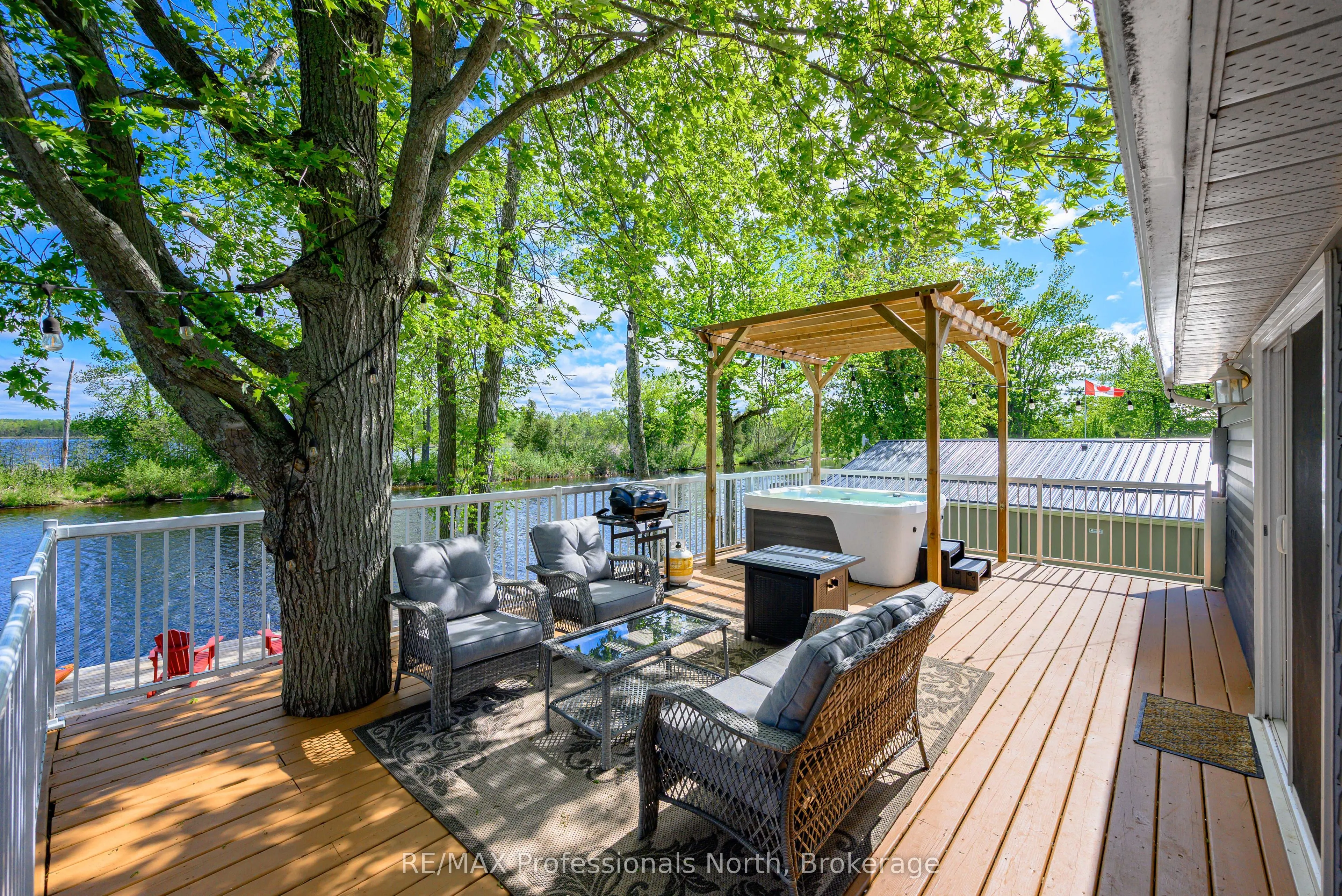 284 MOORINGS Drive