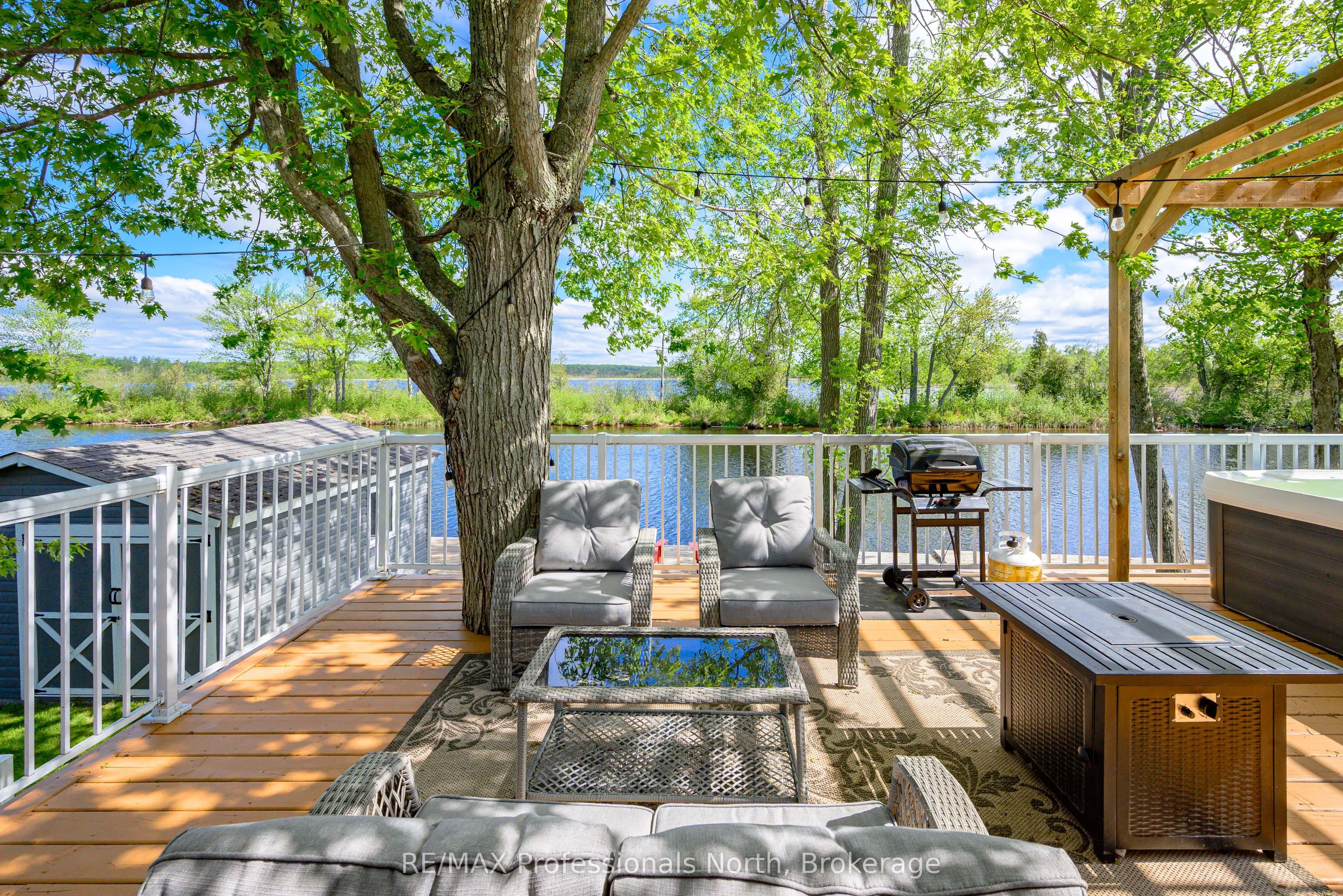 284 MOORINGS Drive