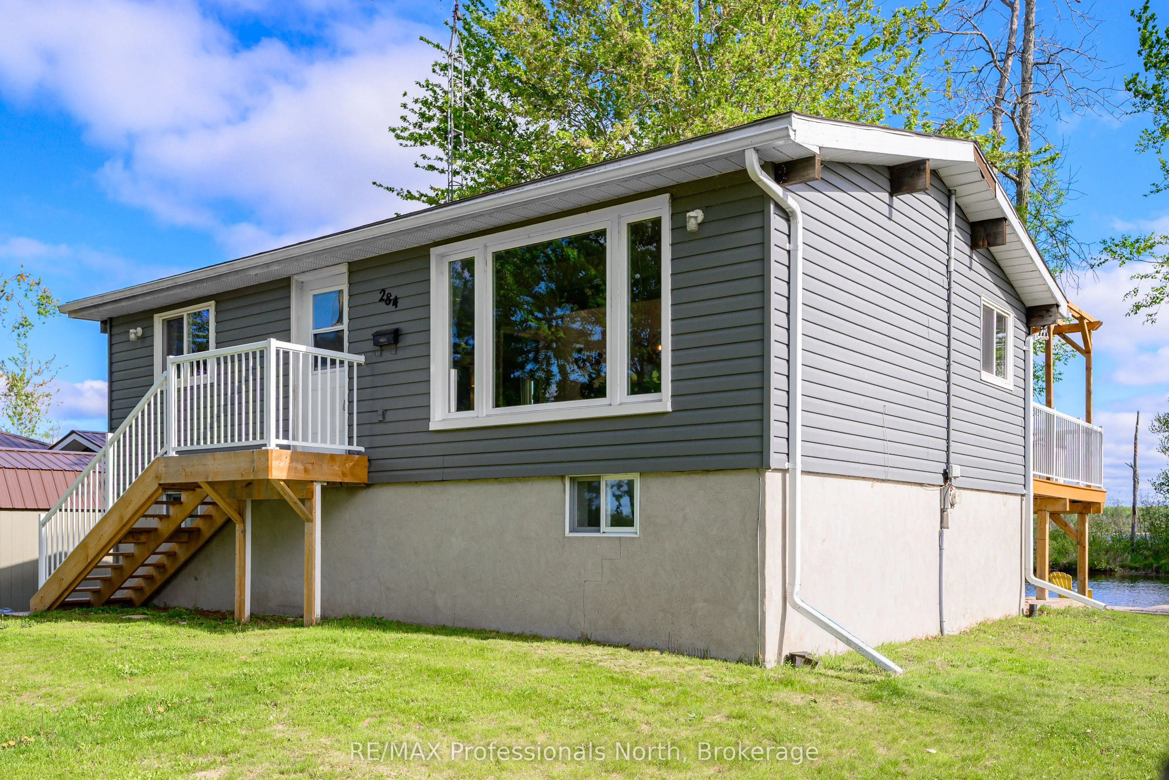 284 MOORINGS Drive