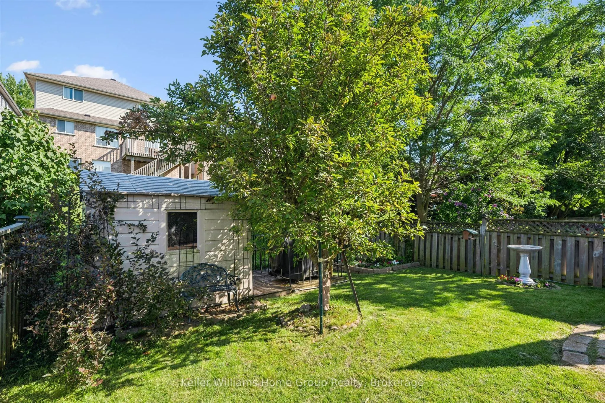 63 Boulder Crescent