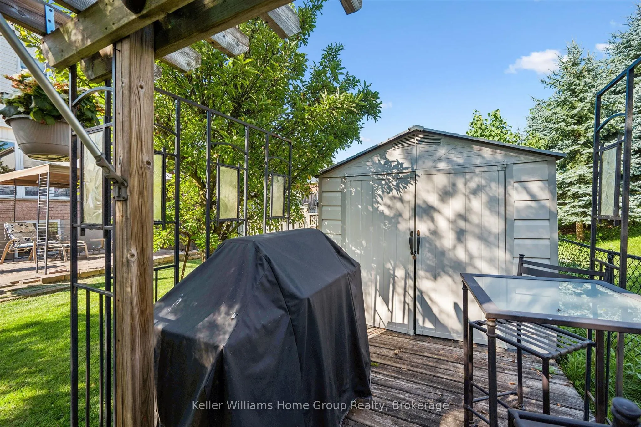 63 Boulder Crescent