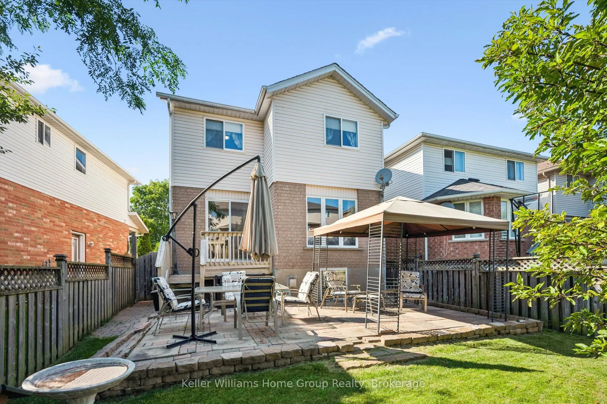 63 Boulder Crescent