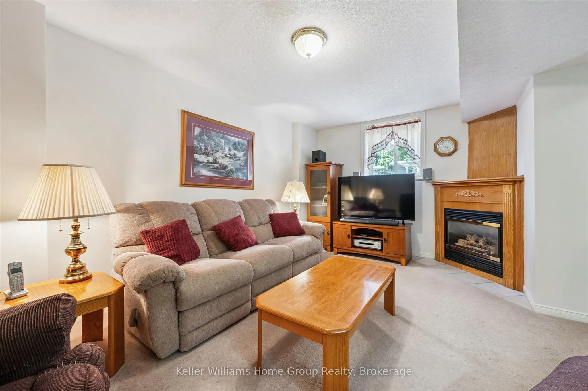63 Boulder Crescent