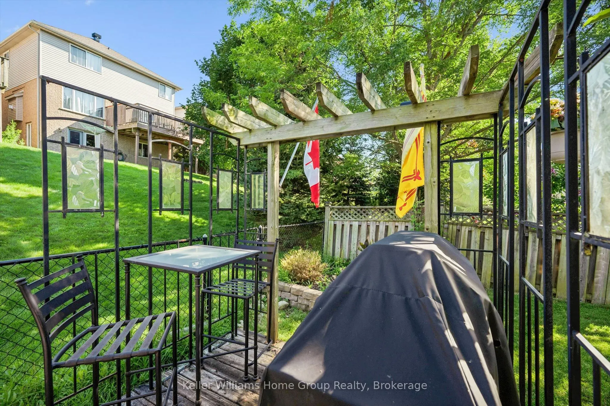 63 Boulder Crescent