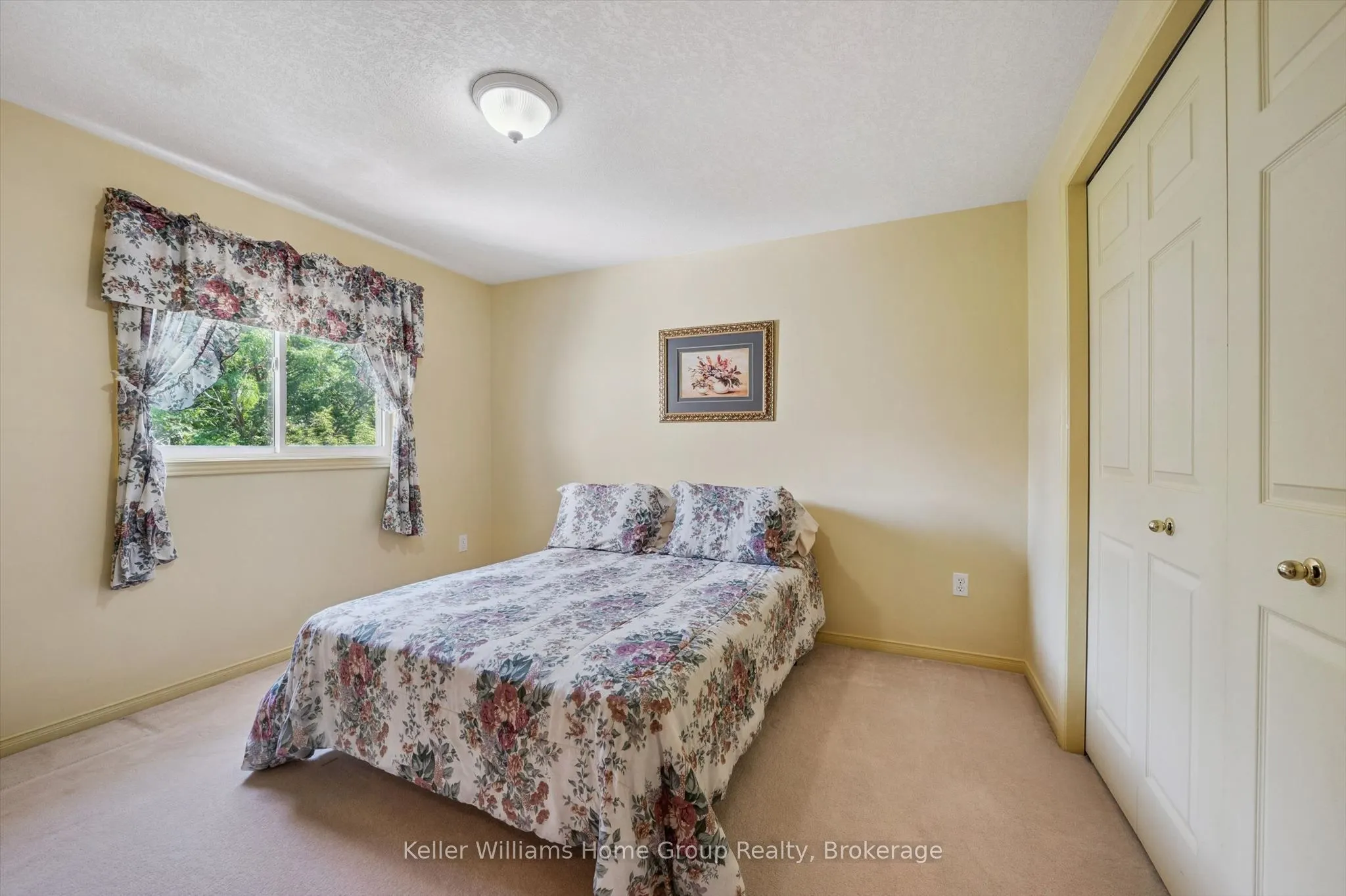63 Boulder Crescent
