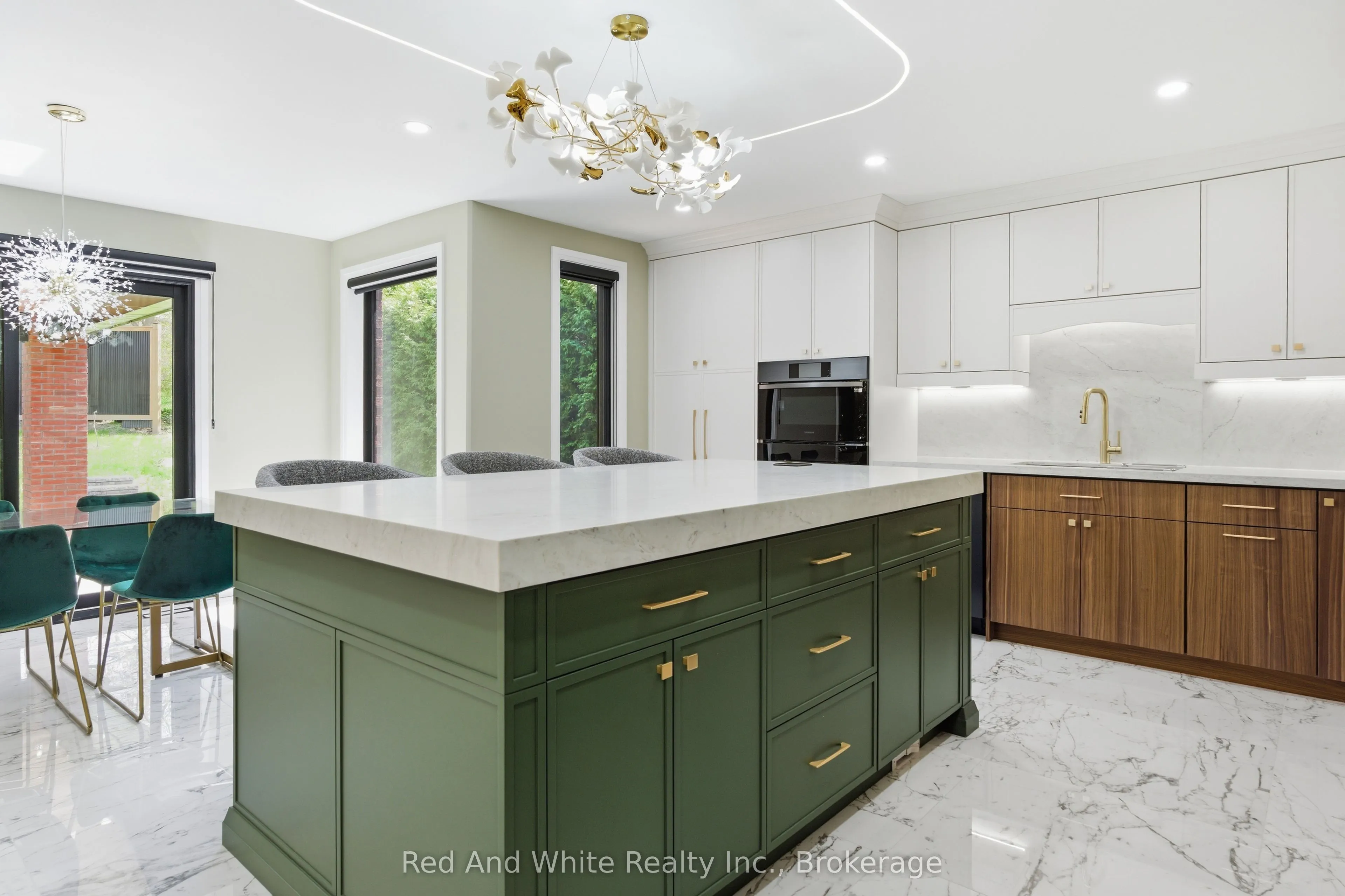 11 Bridlewood Drive