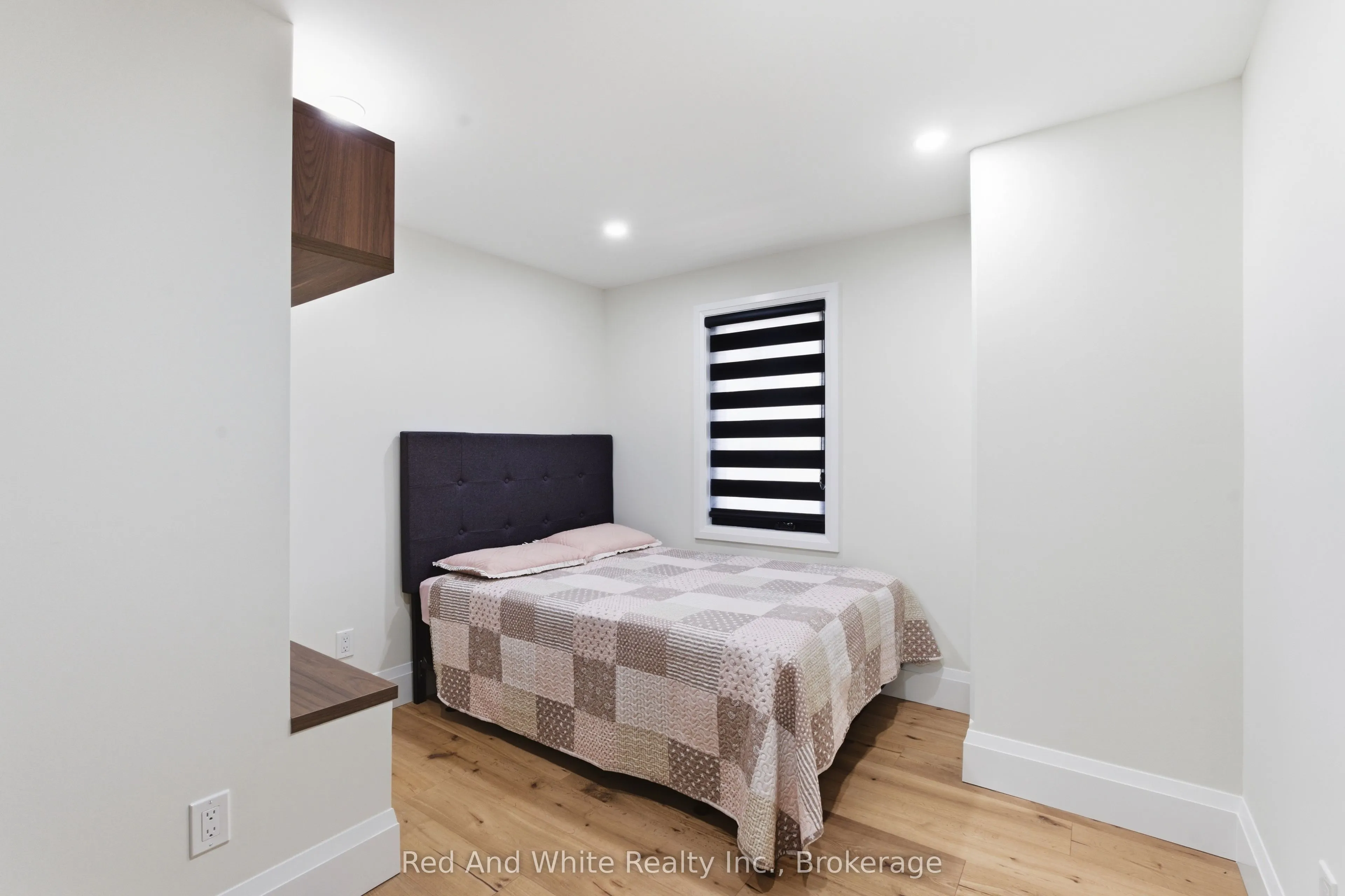 11 Bridlewood Drive