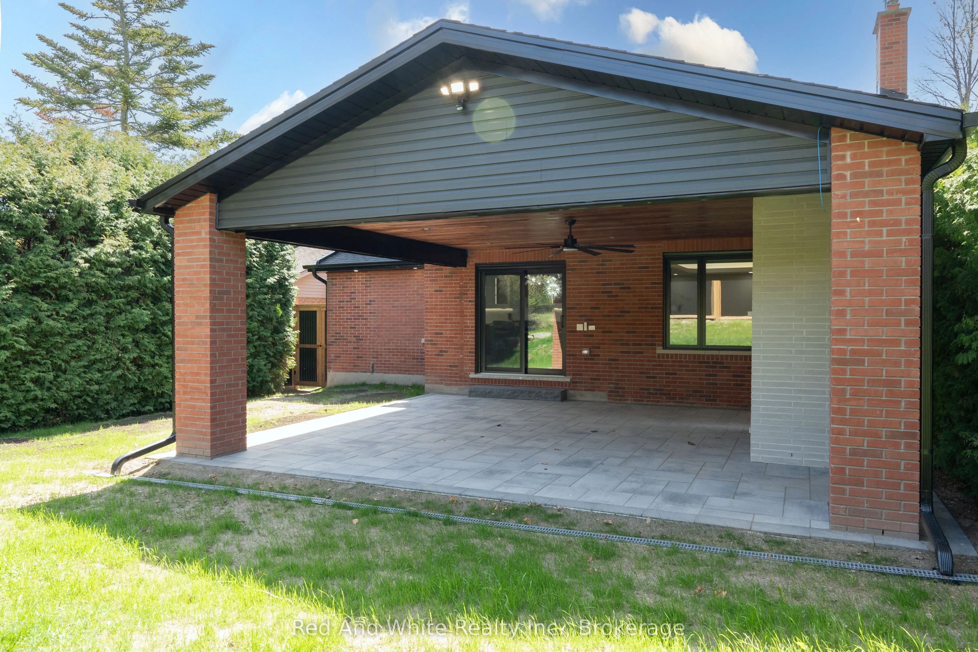 11 Bridlewood Drive