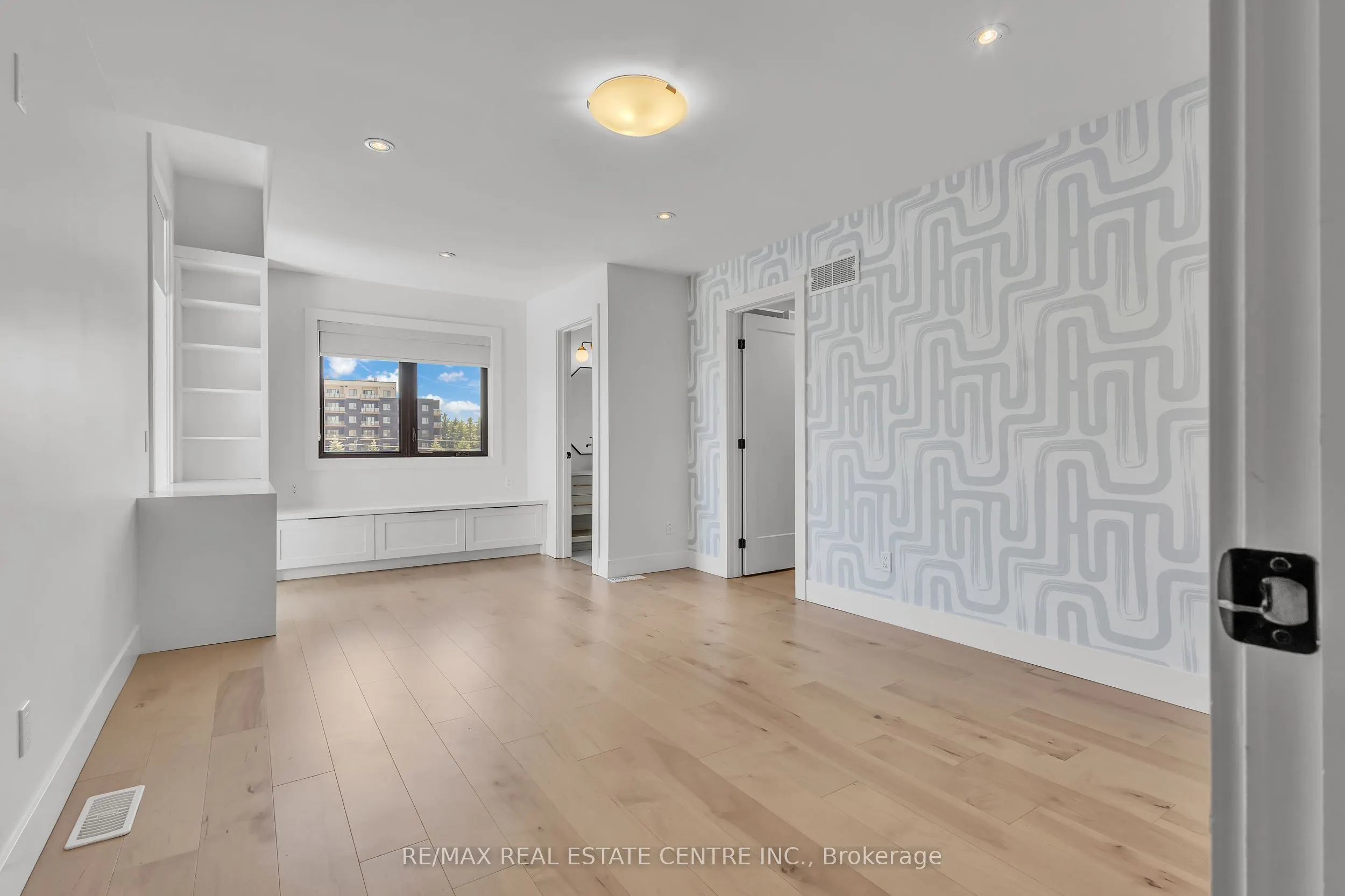 920 Thomas Pedder Court