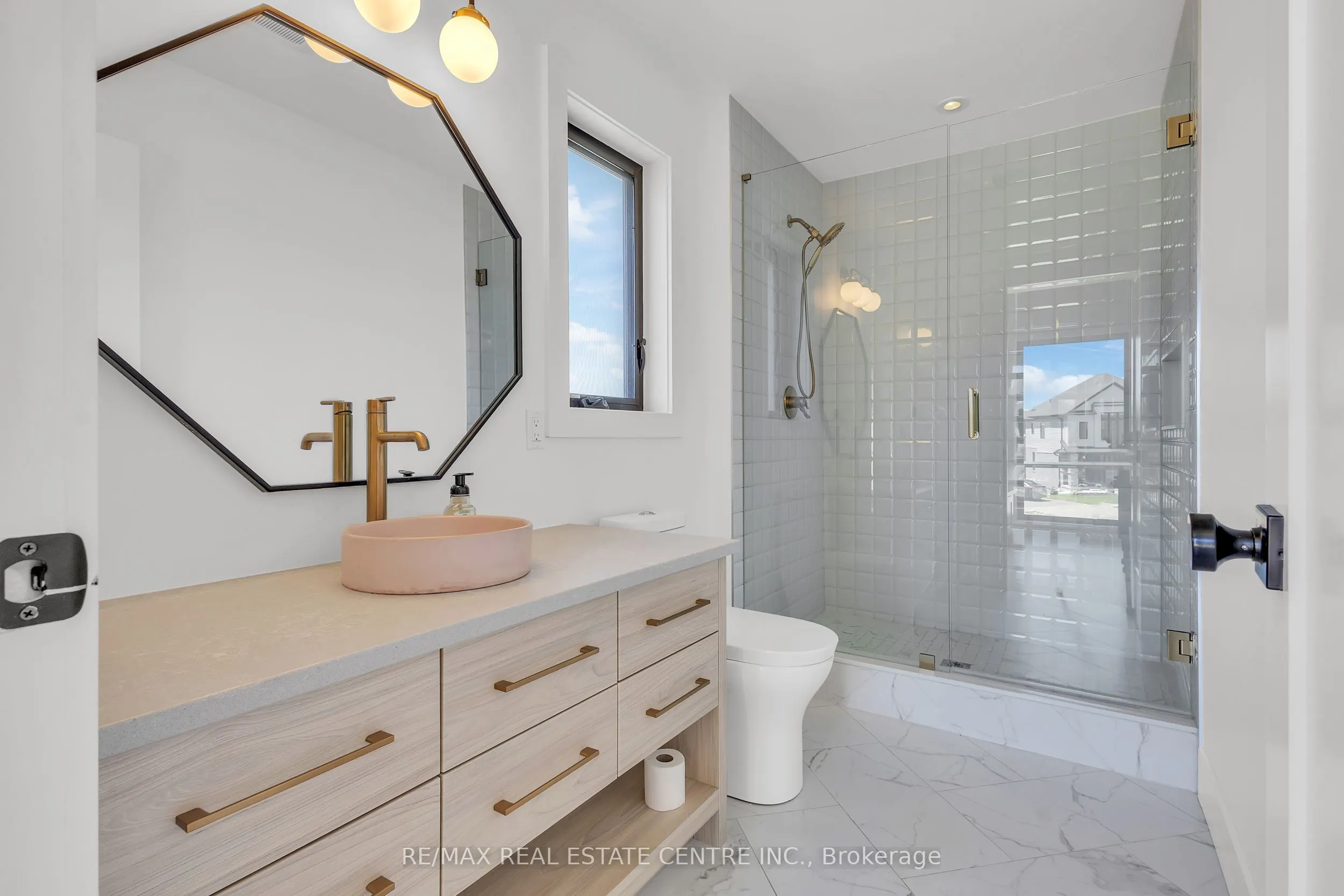 920 Thomas Pedder Court