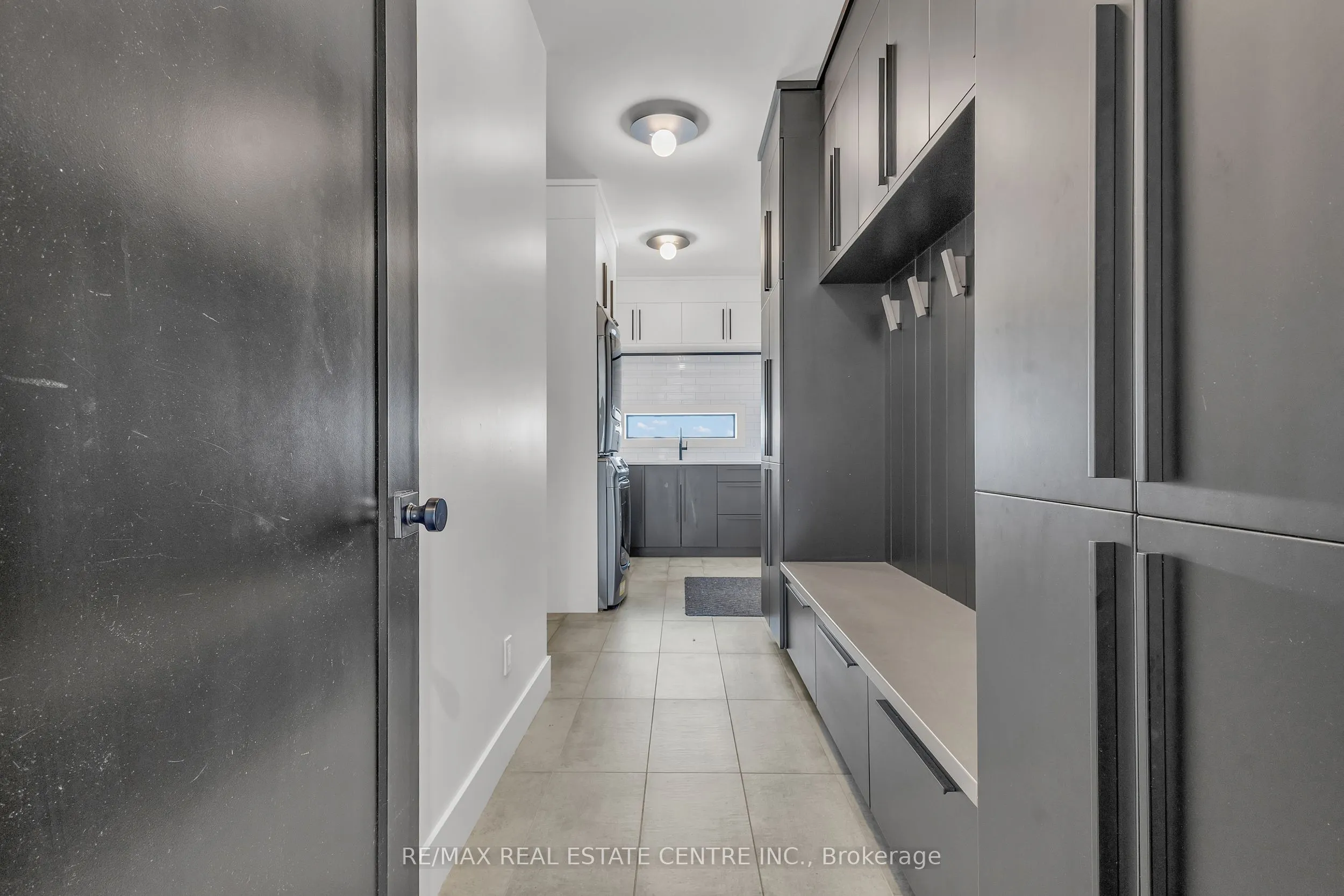 920 Thomas Pedder Court