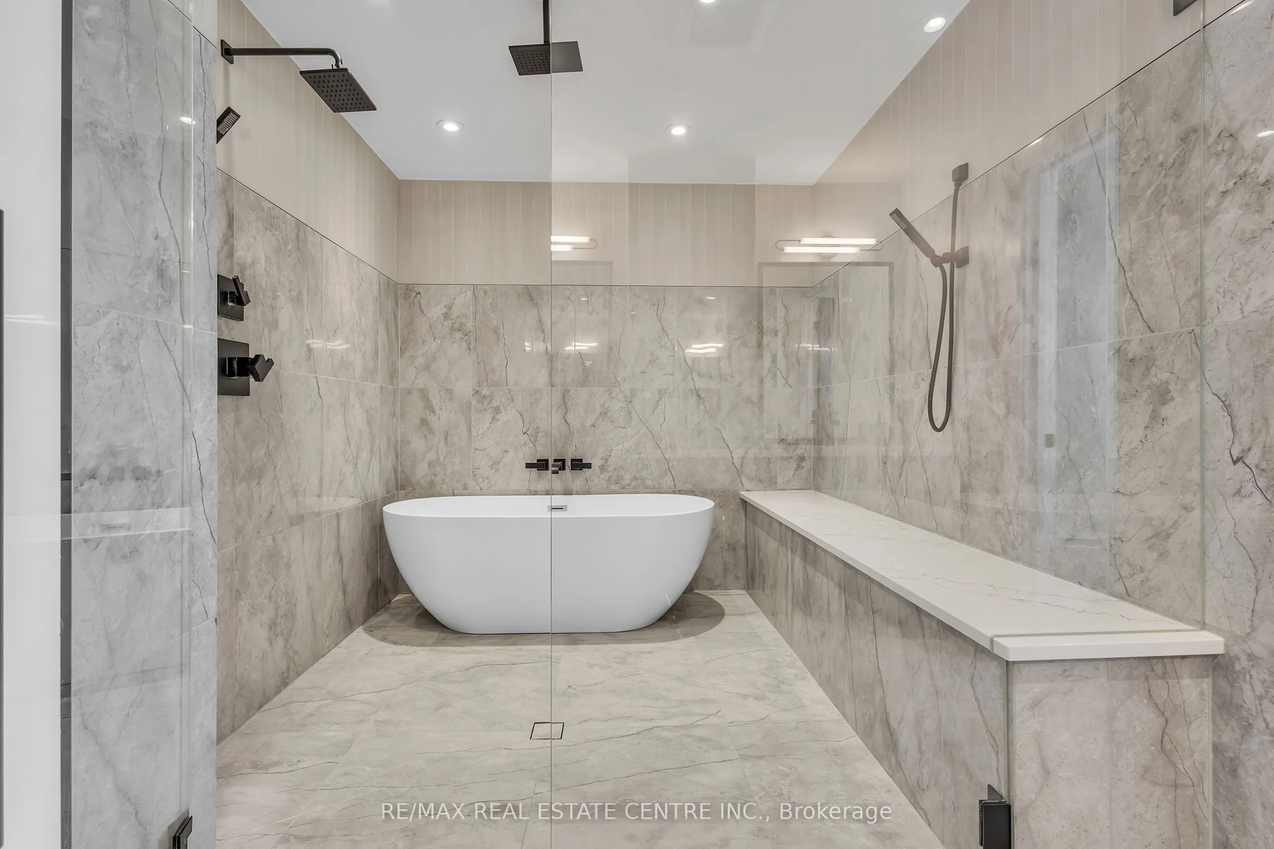 920 Thomas Pedder Court