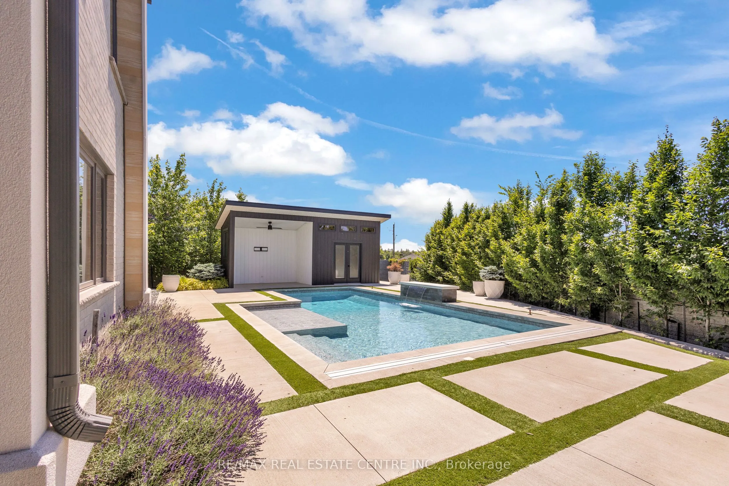 920 Thomas Pedder Court