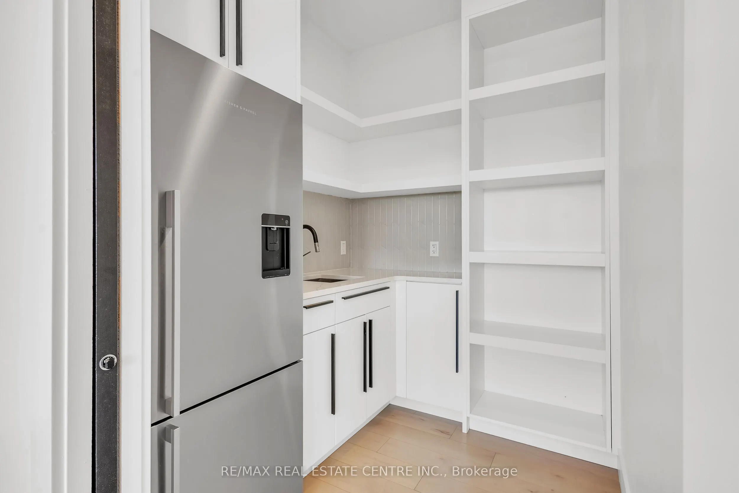 920 Thomas Pedder Court