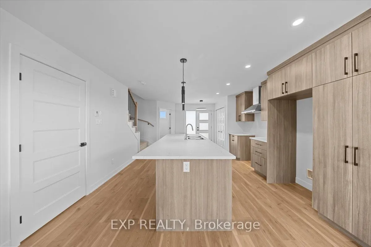 239 Carpe Street