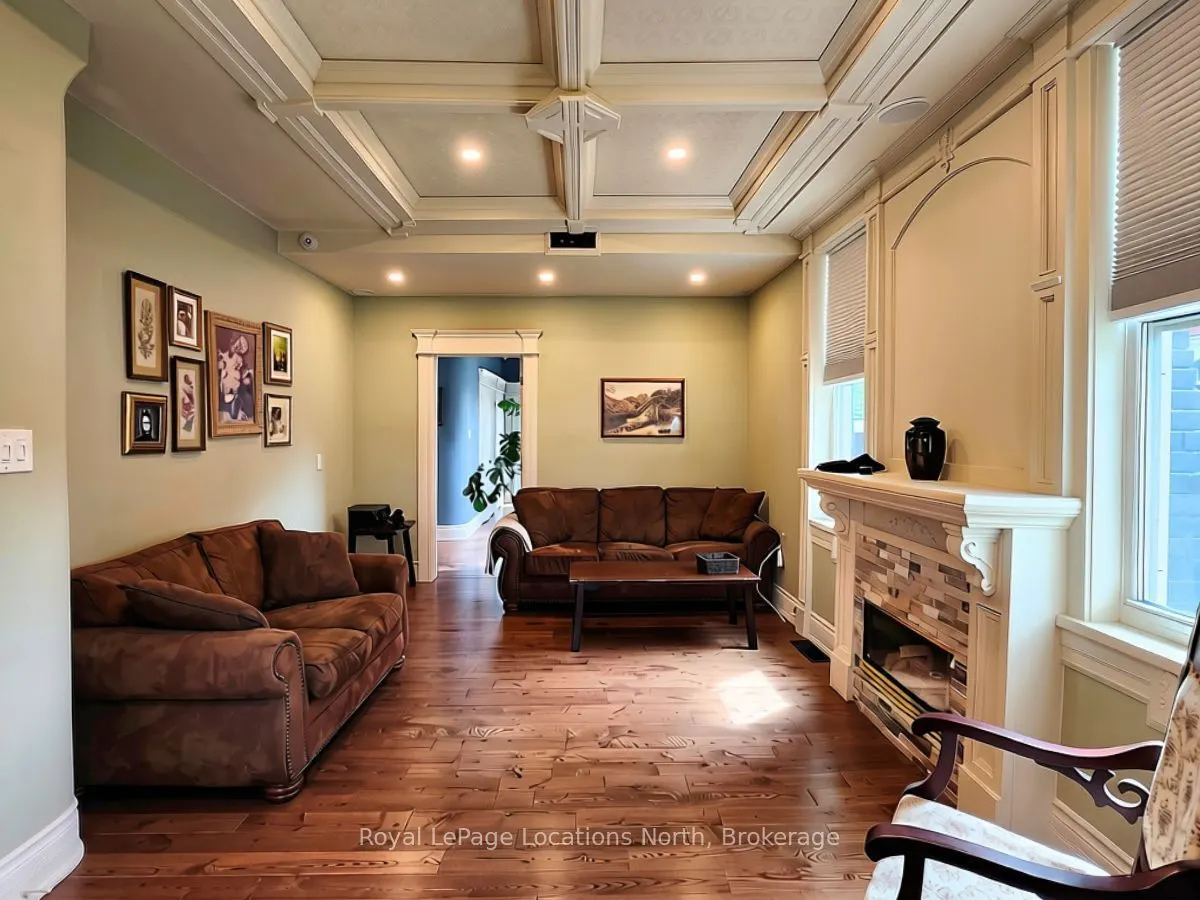 1181 4th Avenue W