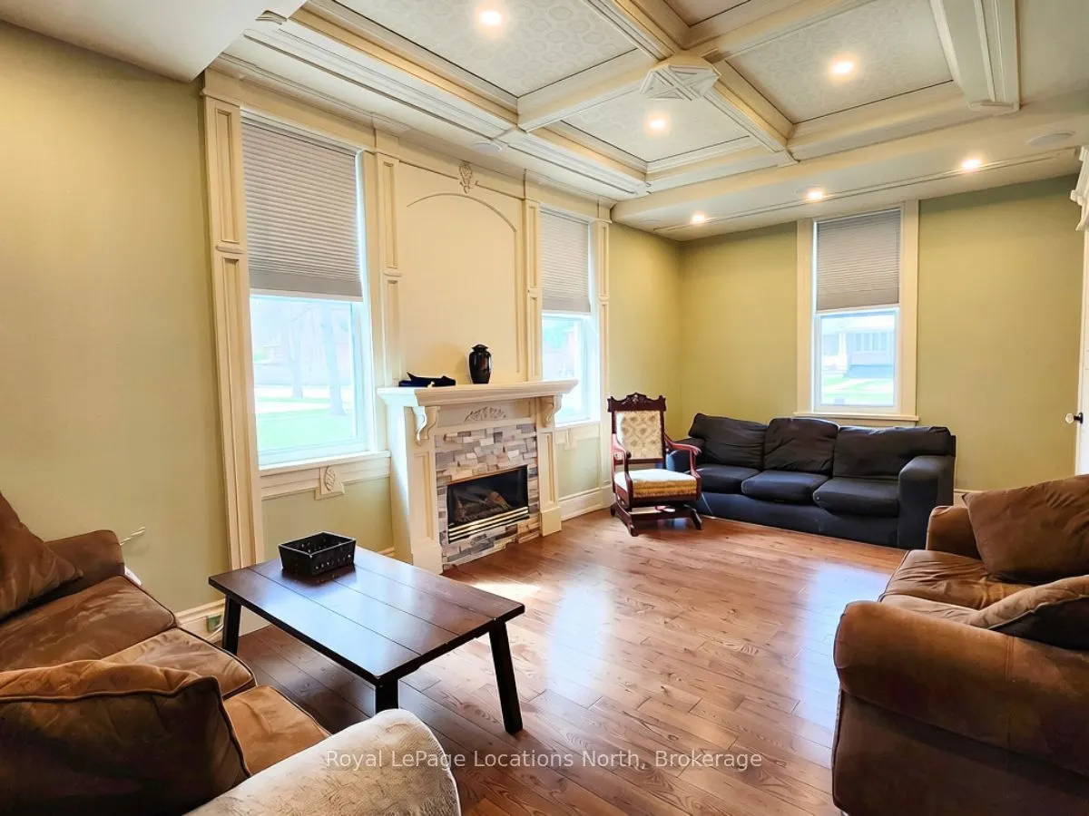 1181 4th Avenue W