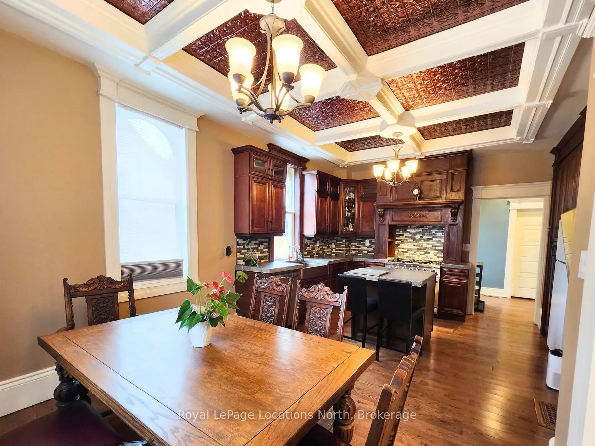 1181 4th Avenue W