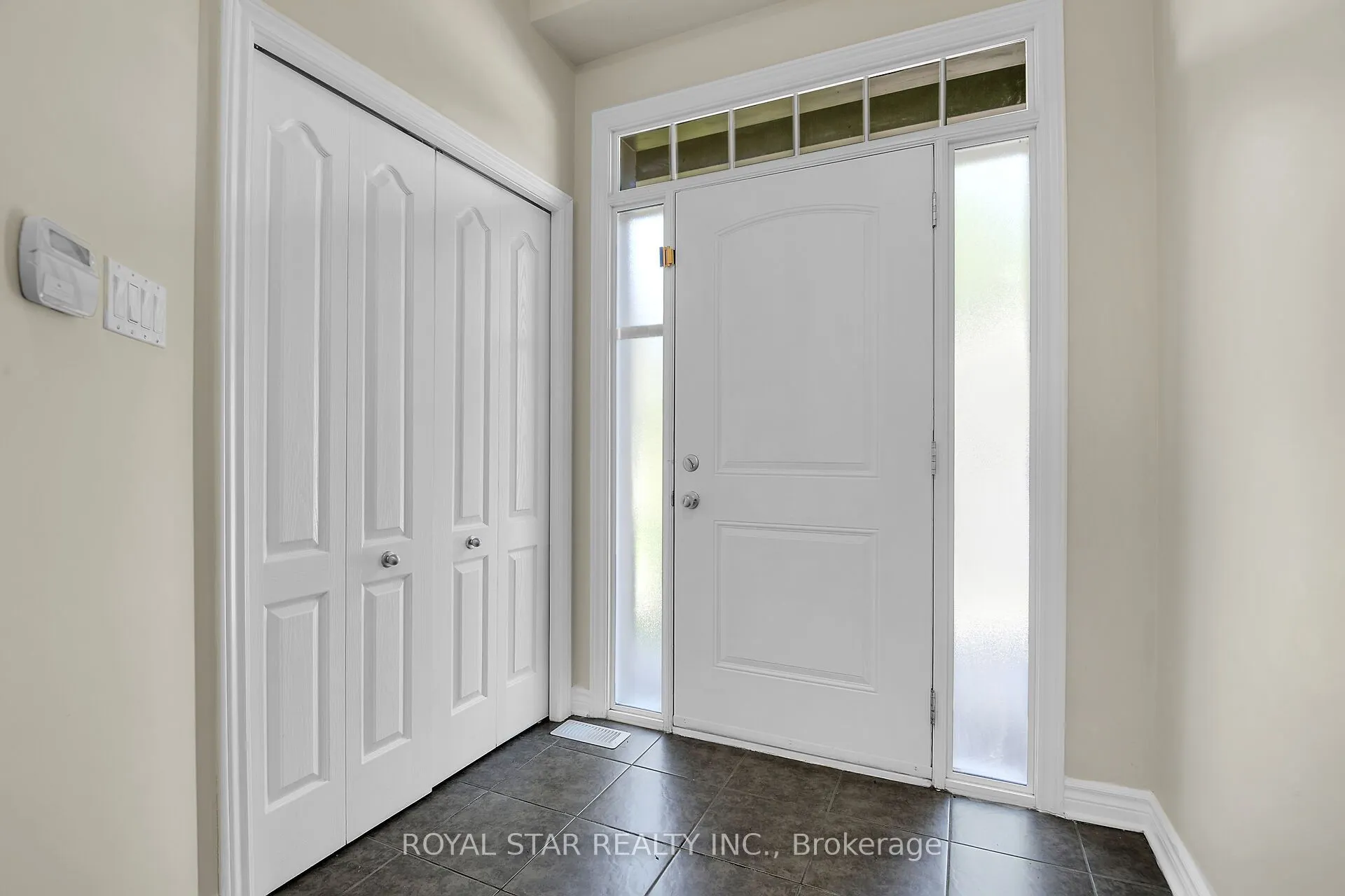 191 FLAT SEDGE Crescent