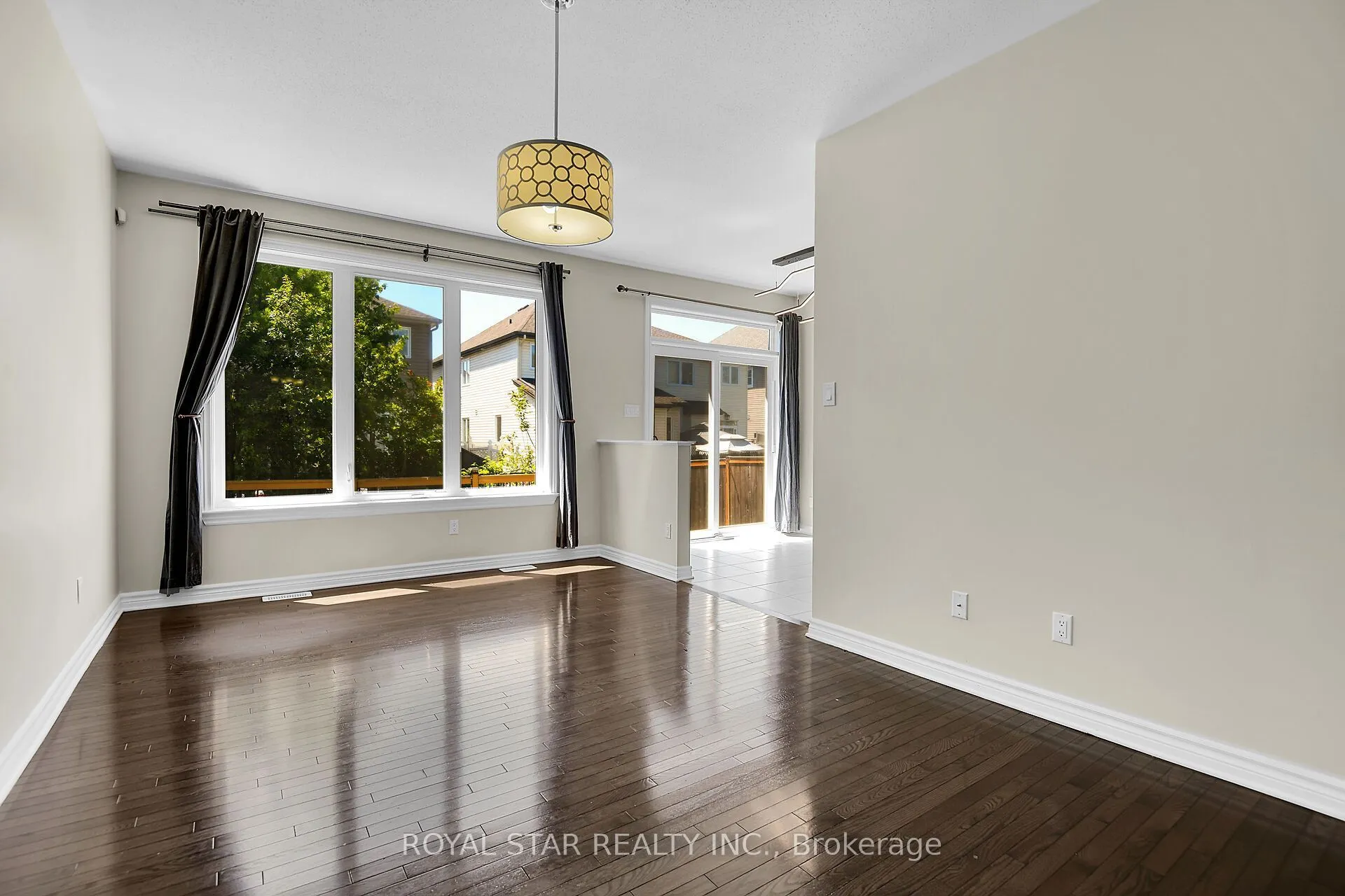 191 FLAT SEDGE Crescent