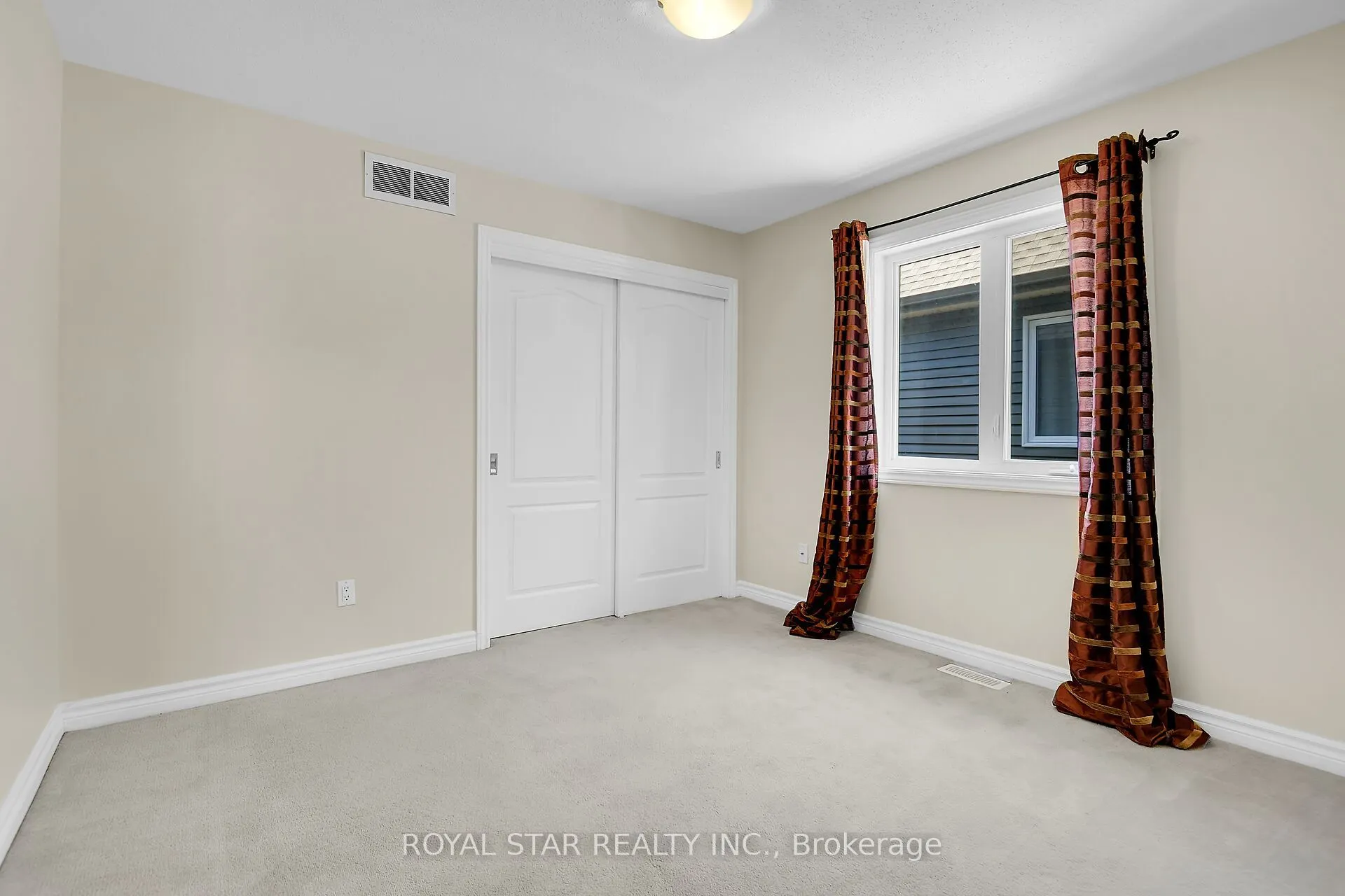 191 FLAT SEDGE Crescent