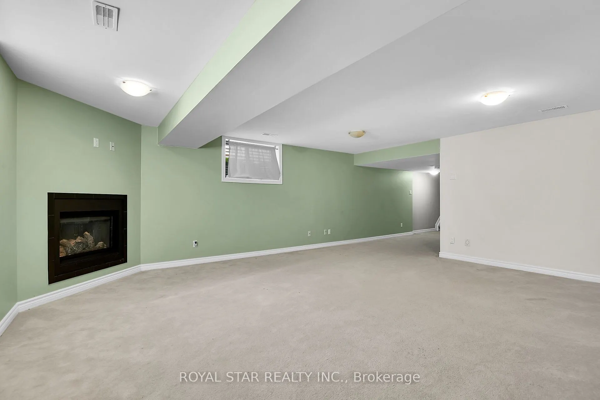 191 FLAT SEDGE Crescent