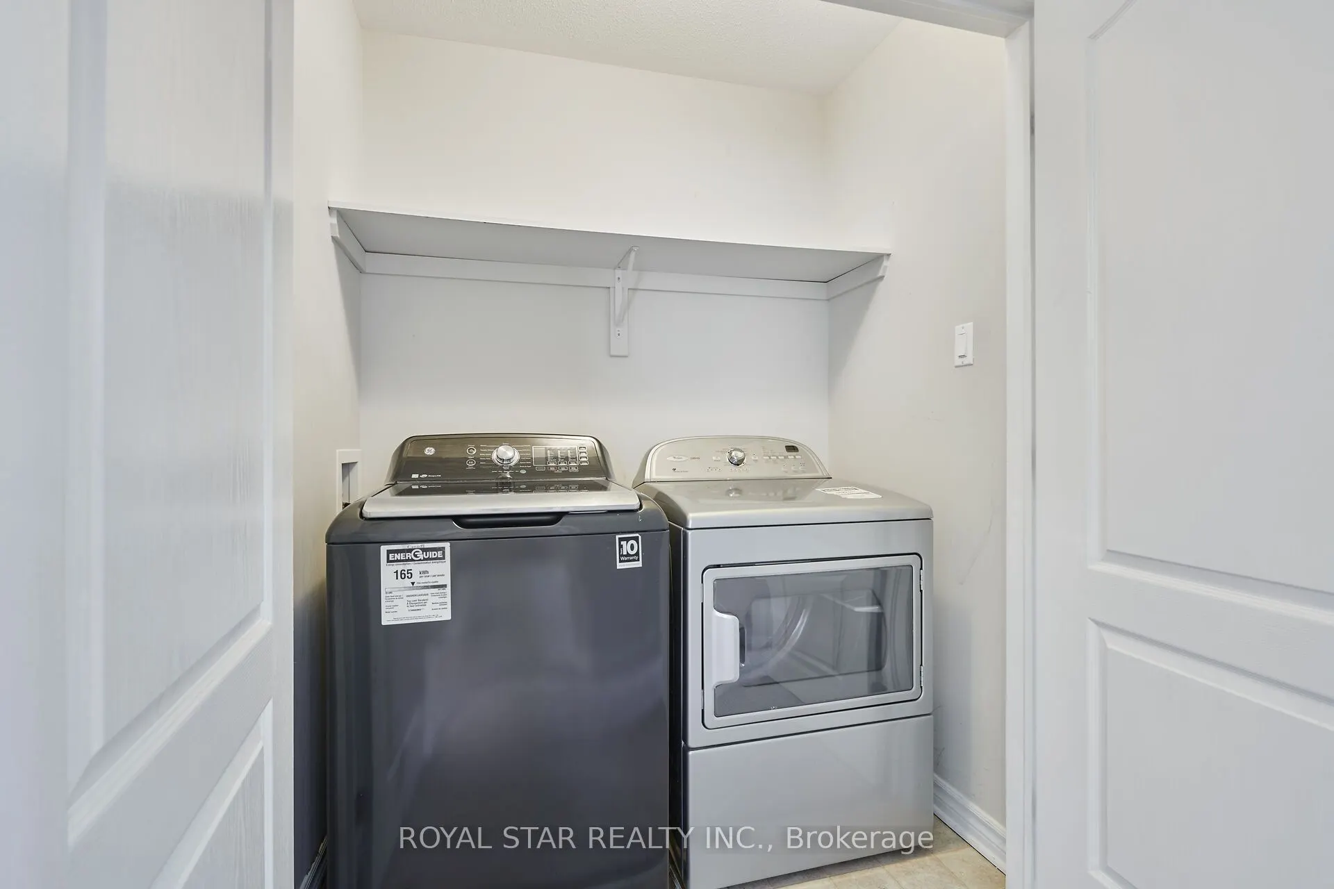 191 FLAT SEDGE Crescent