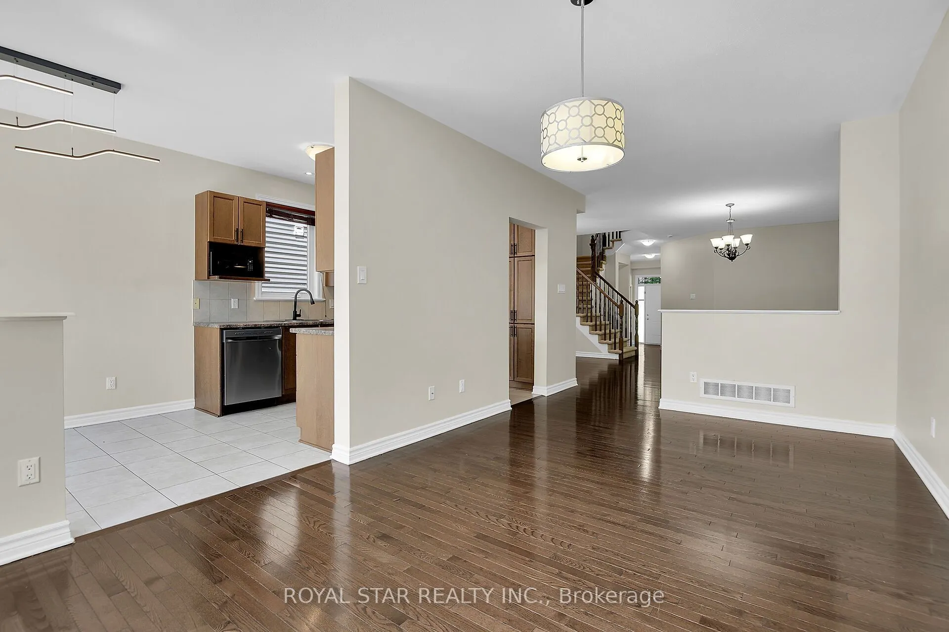 191 FLAT SEDGE Crescent