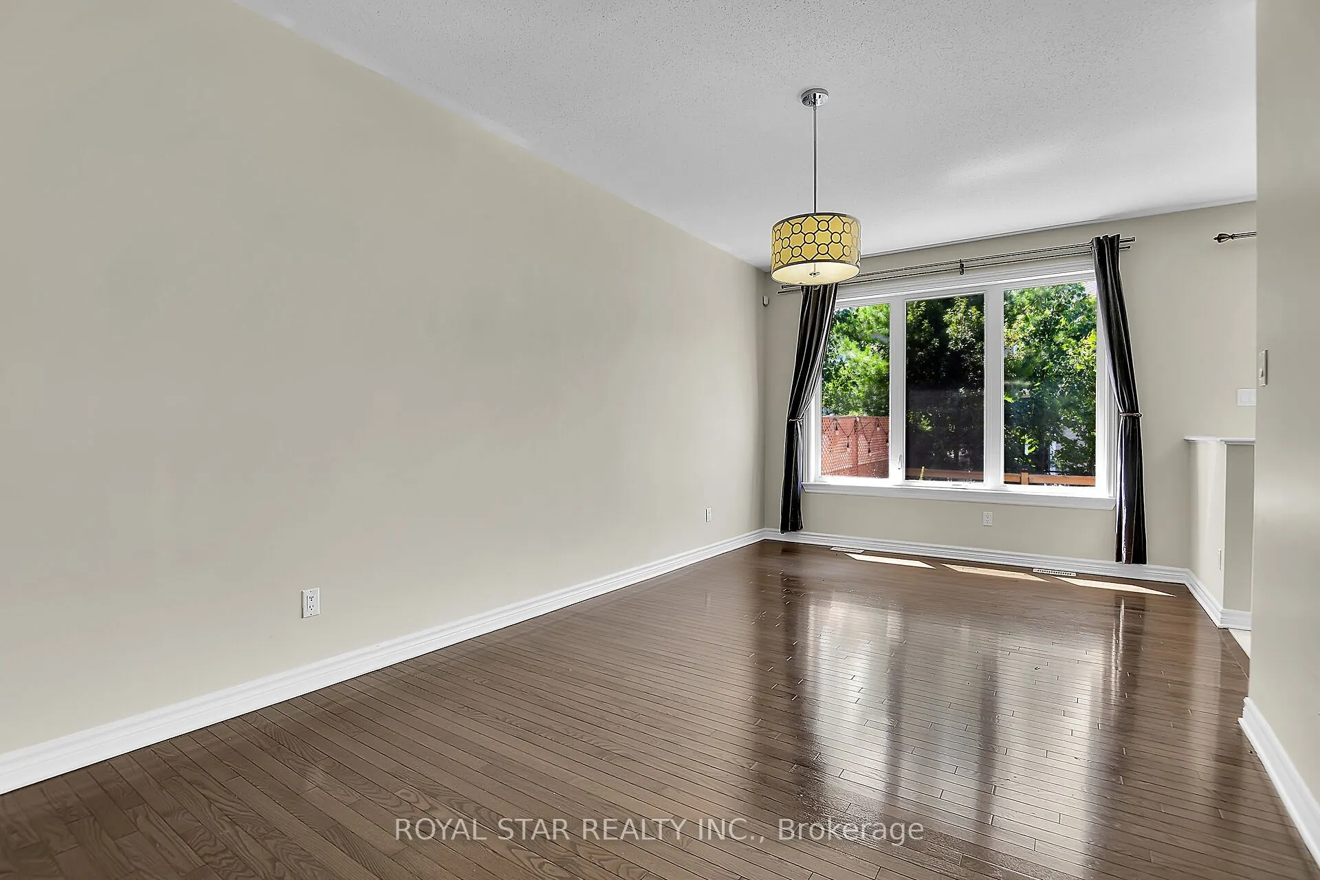 191 FLAT SEDGE Crescent