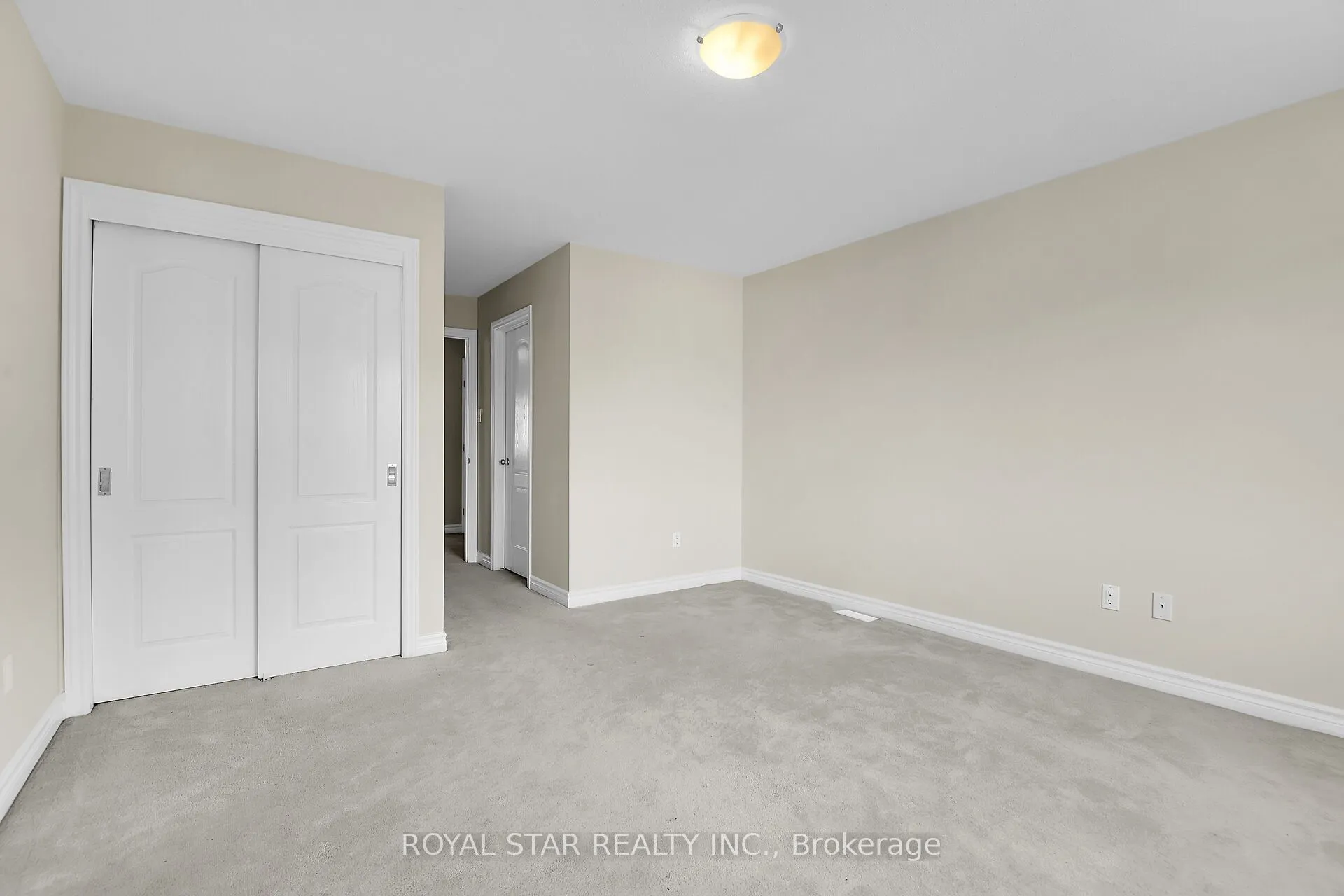 191 FLAT SEDGE Crescent