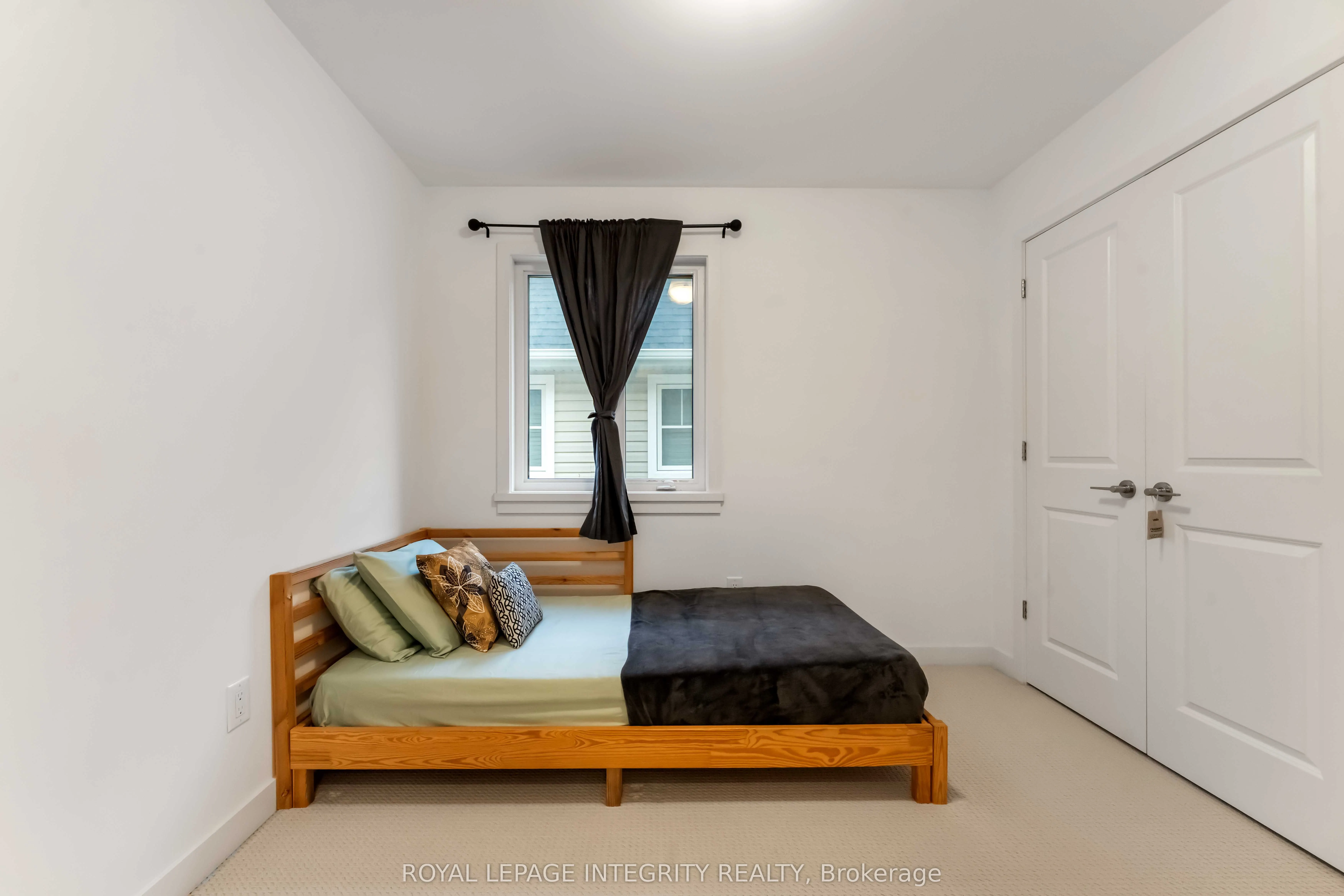 221 Finsbury Avenue