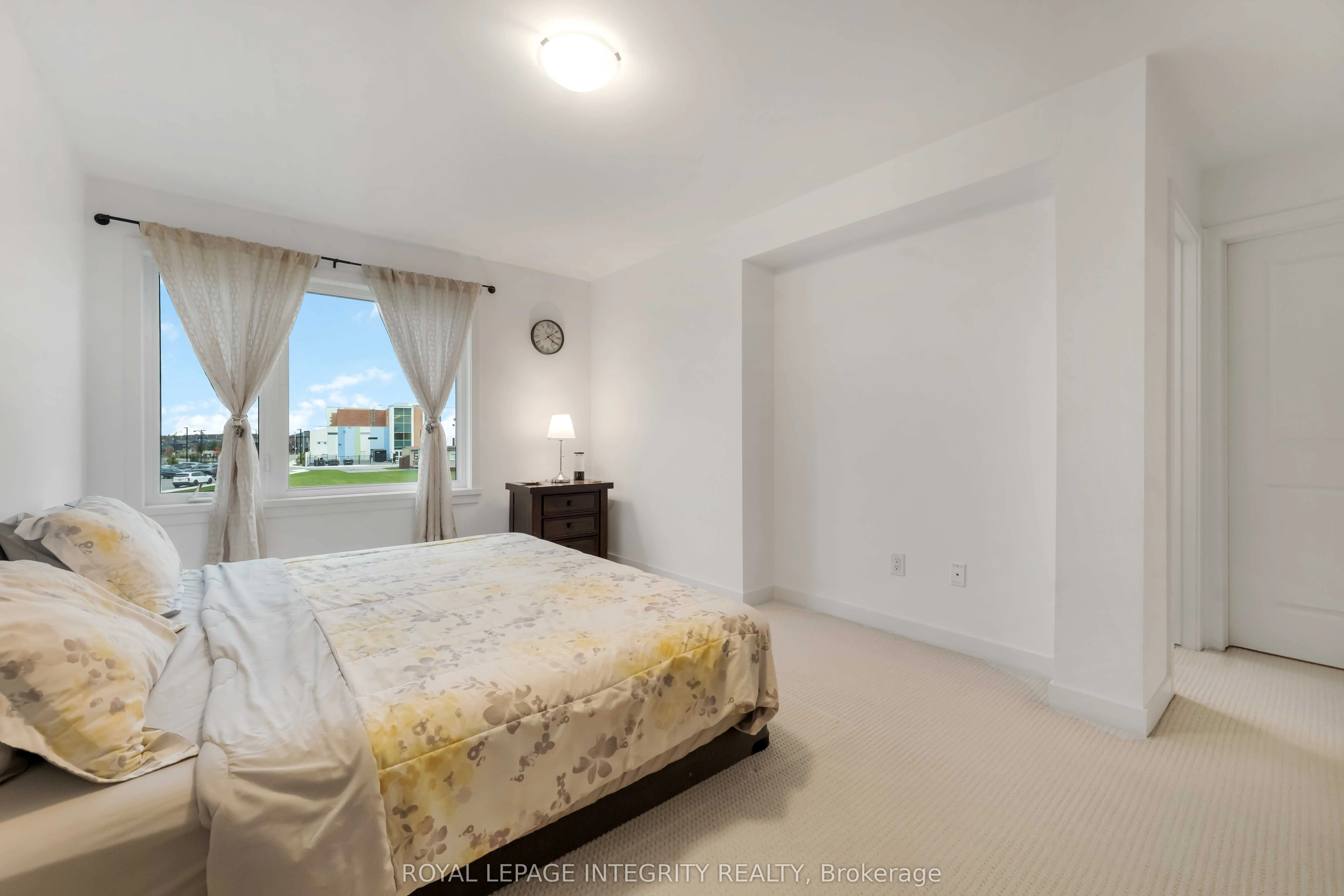 221 Finsbury Avenue