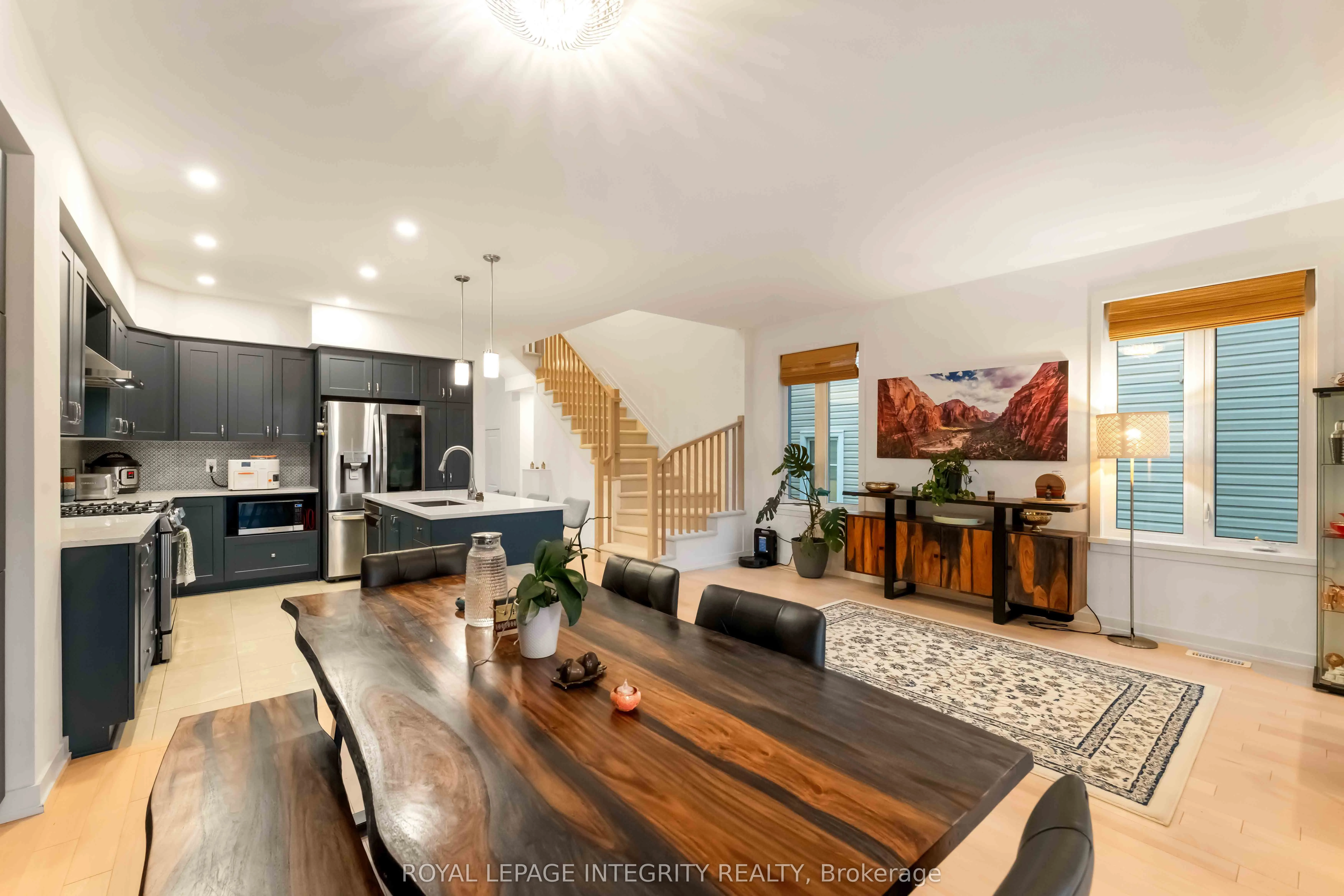 221 Finsbury Avenue