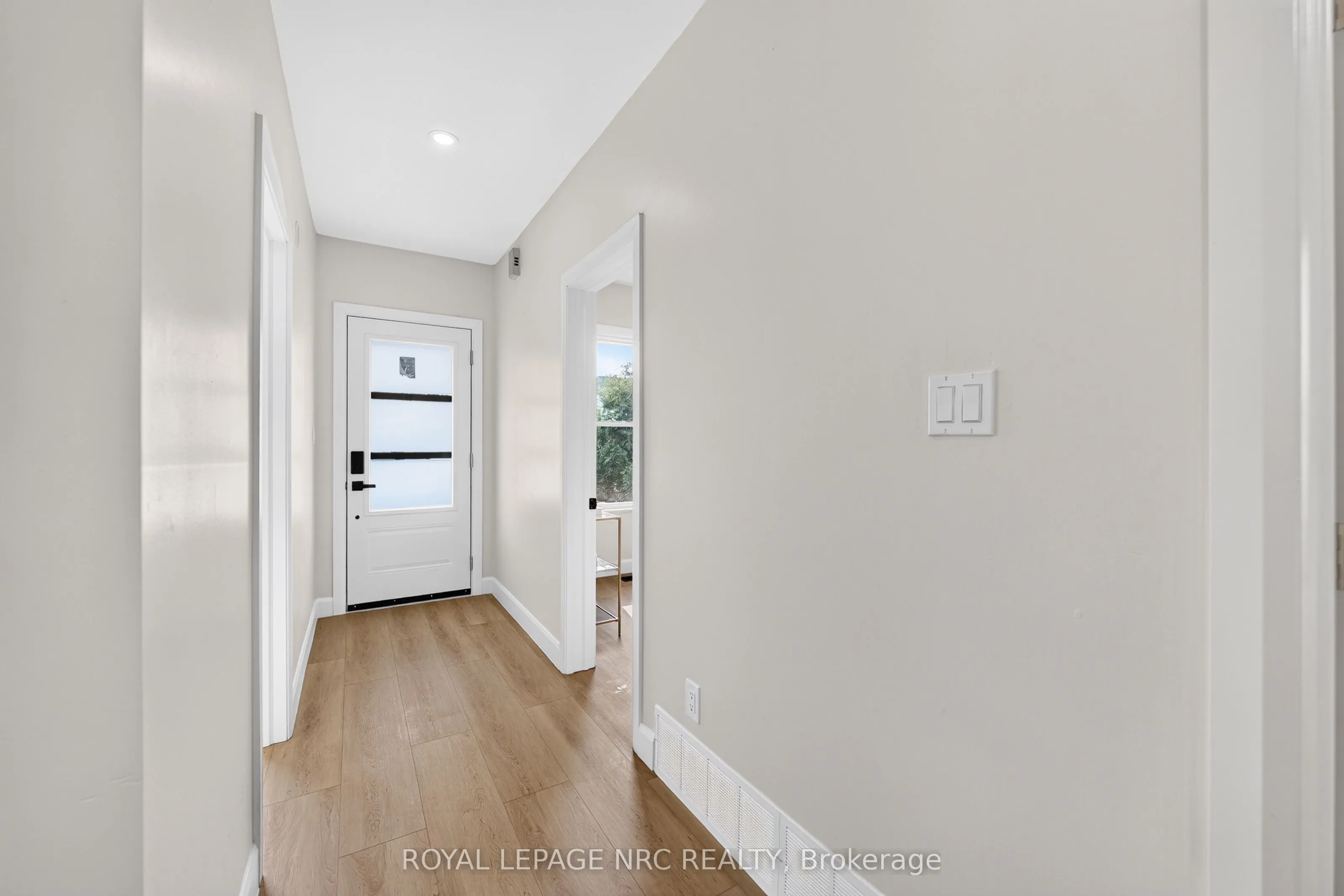 51 Queen Street S