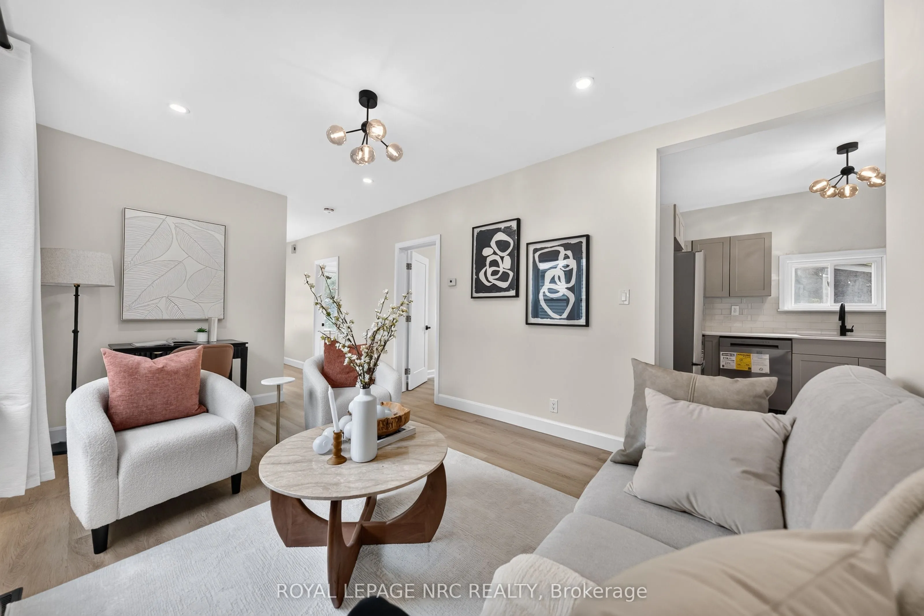 51 Queen Street S