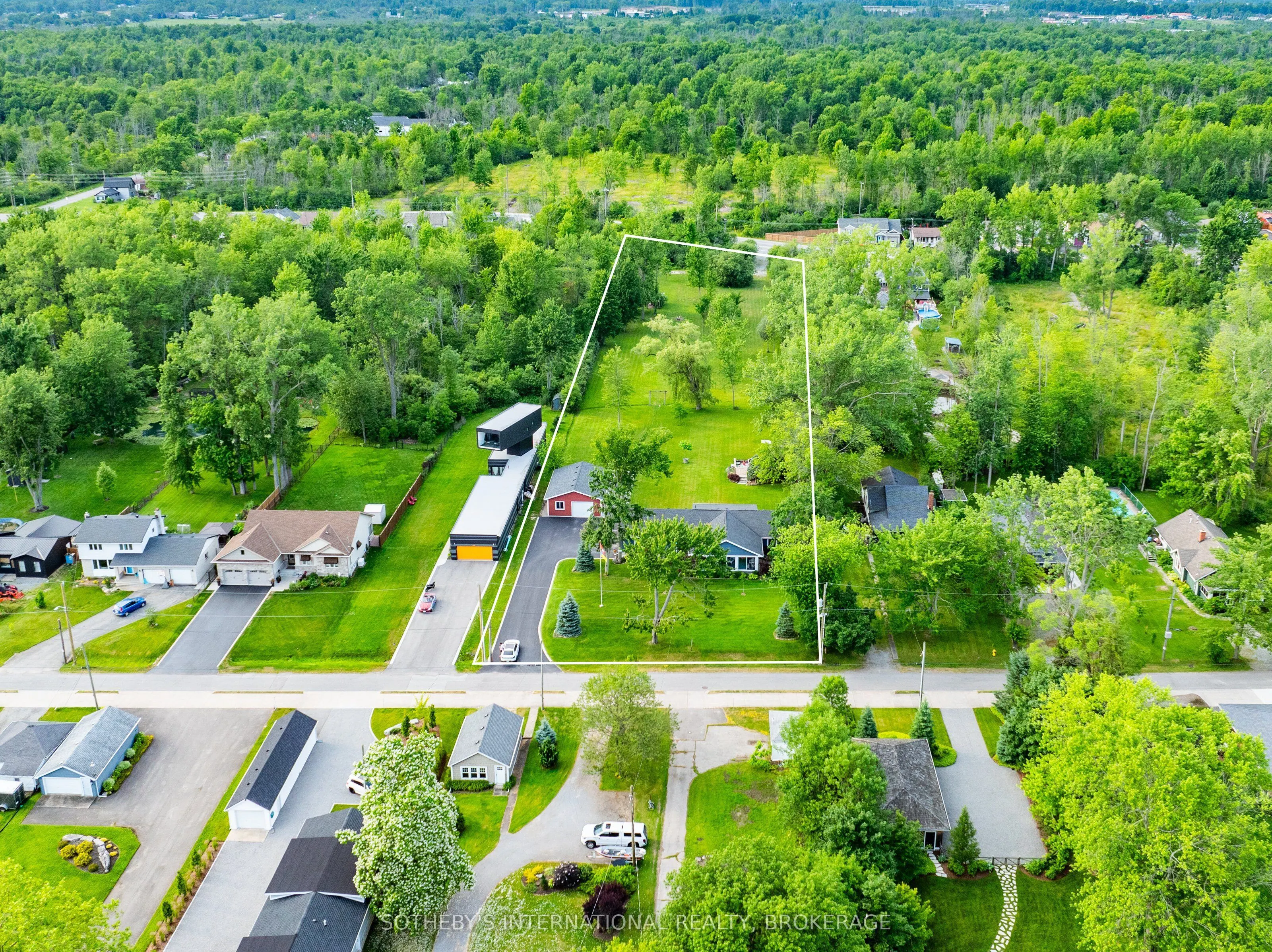 880 Edgemere Road